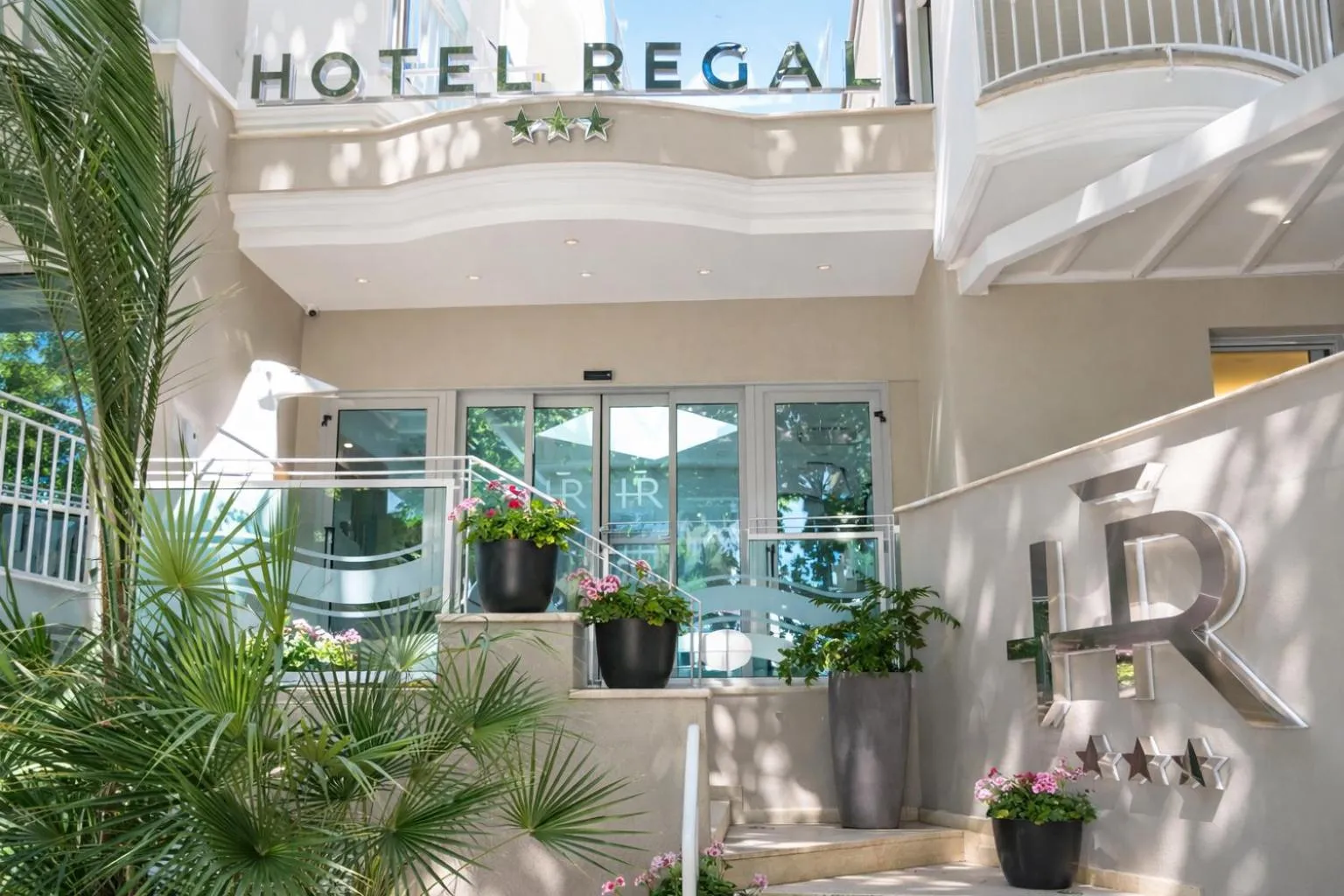 Day in Hotel Regal