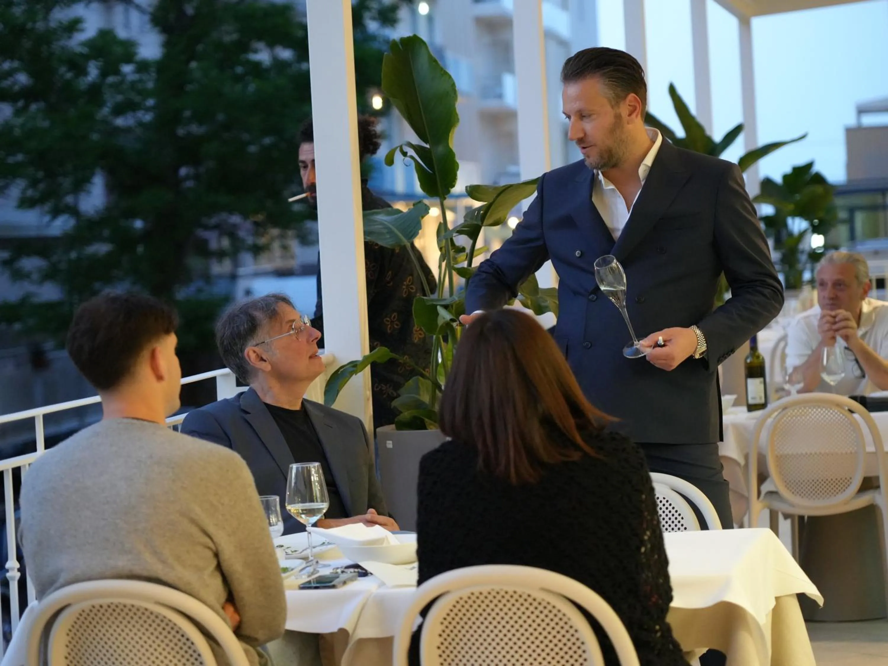 Restaurant/places to eat in Hotel Regal