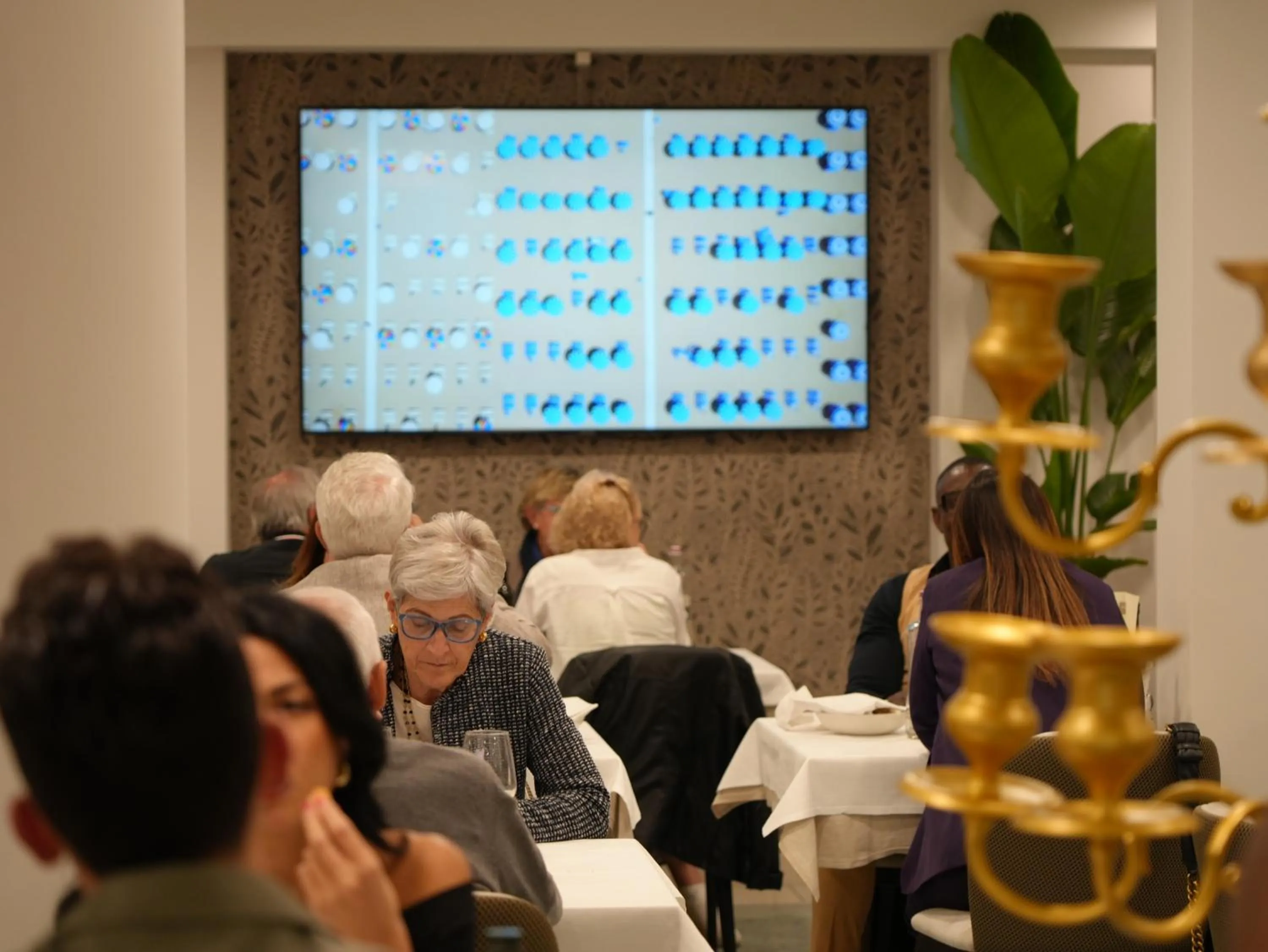 TV and multimedia in Hotel Regal