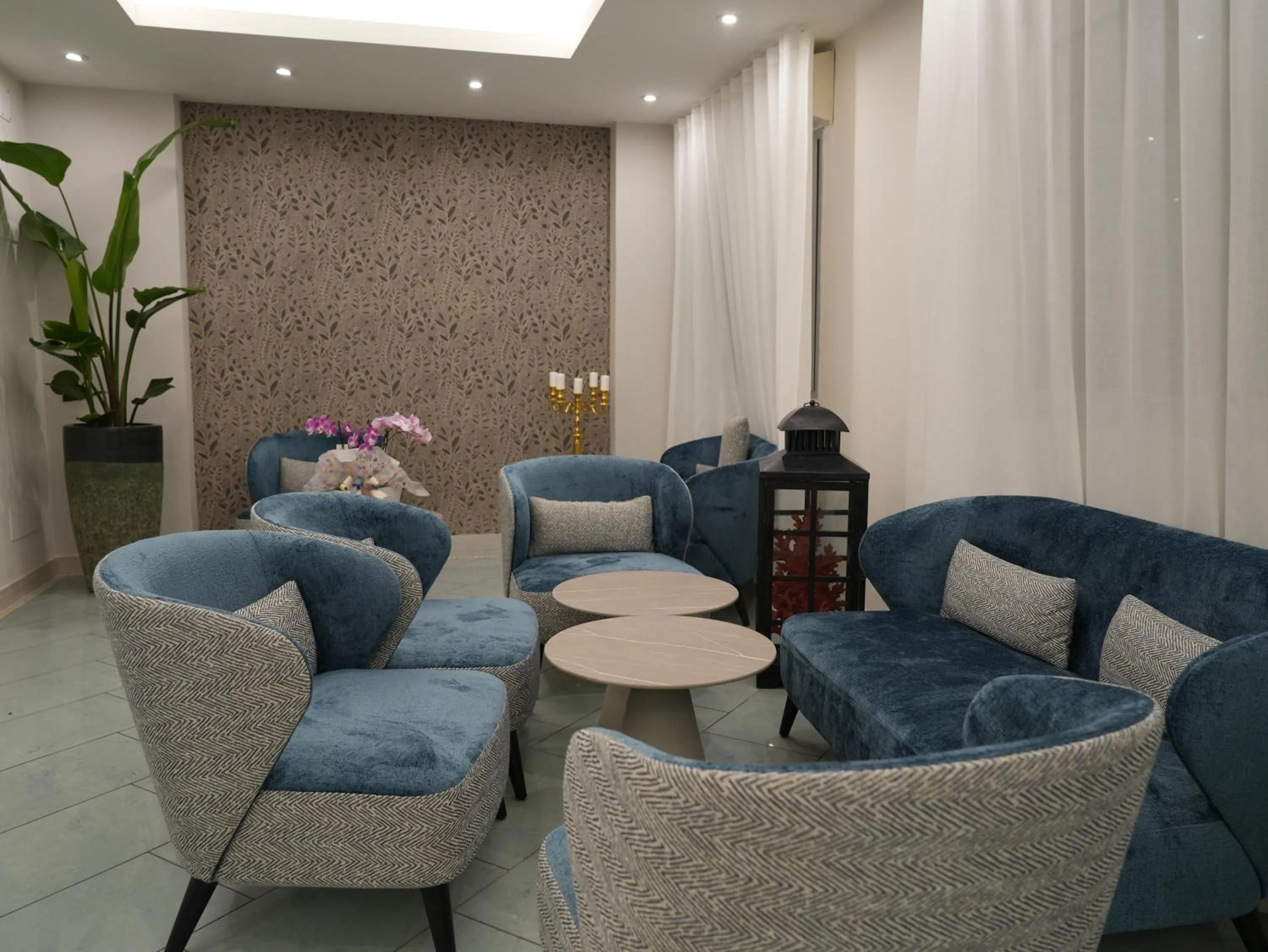 Seating area in Hotel Regal