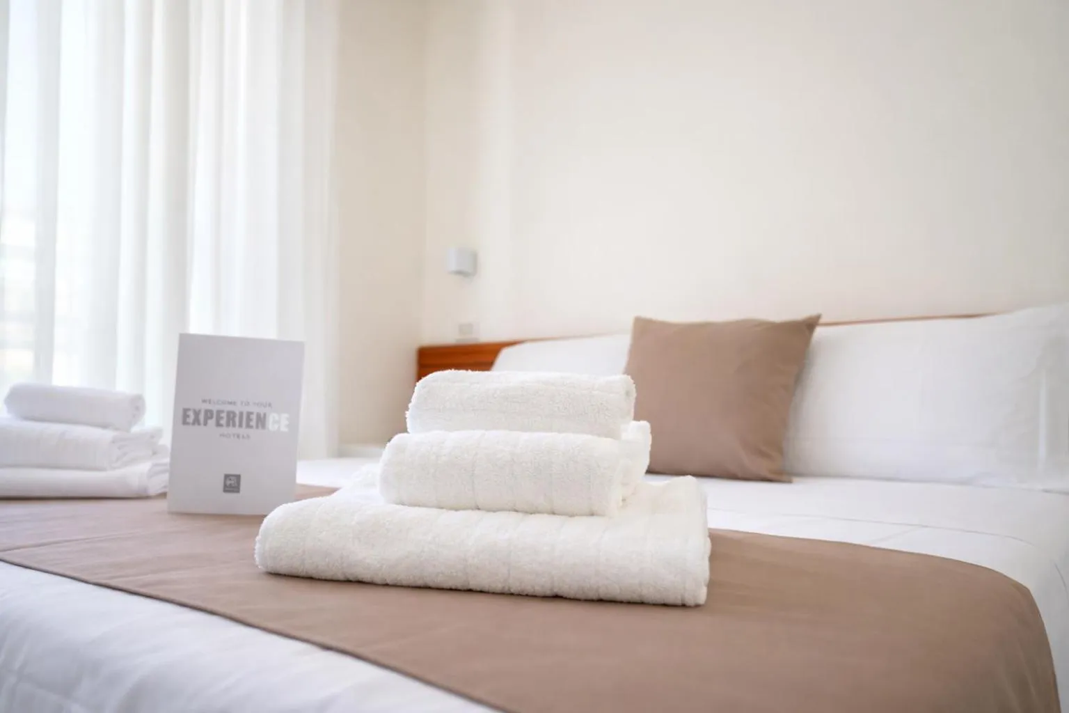 Bed in Hotel Regal