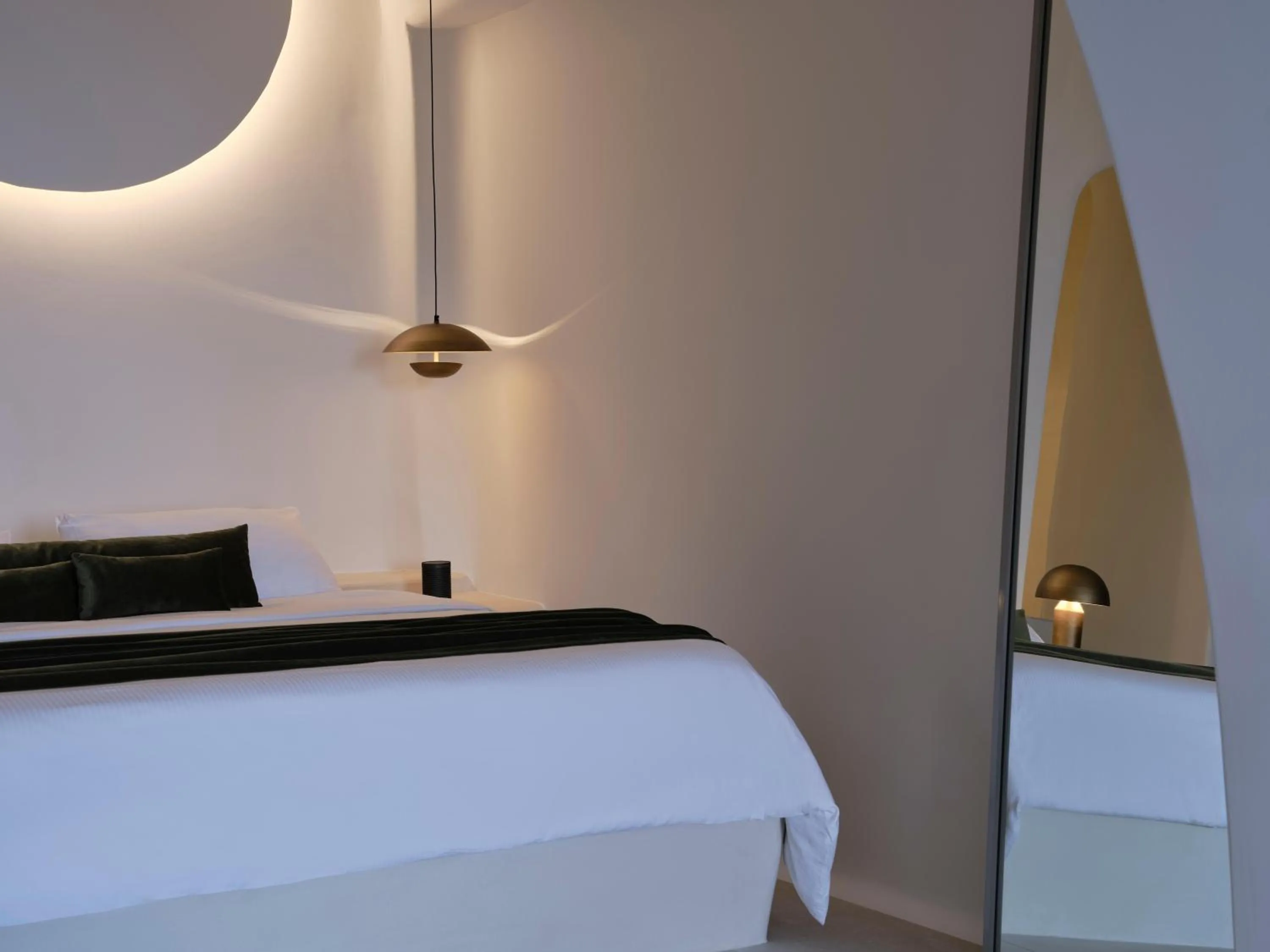 Photo of the whole room, Bed in Andronis Luxury Suites