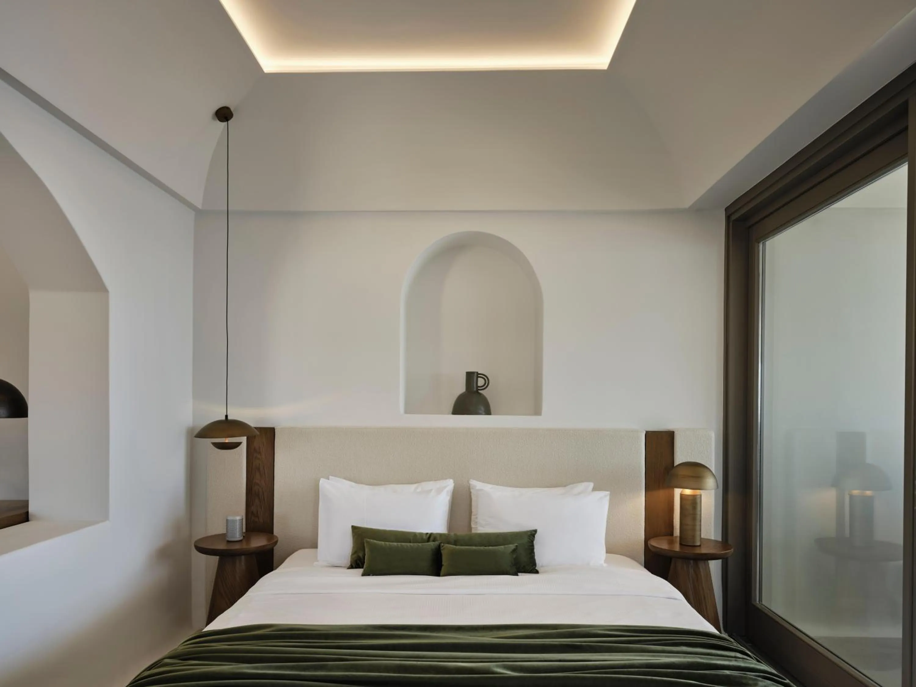 Photo of the whole room, Bed in Andronis Luxury Suites