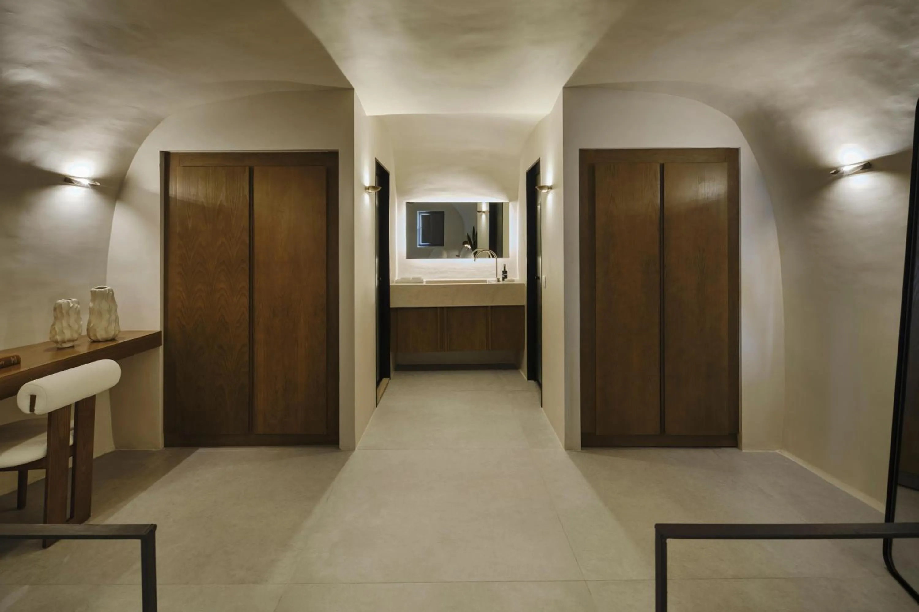 Photo of the whole room, Bed in Andronis Luxury Suites