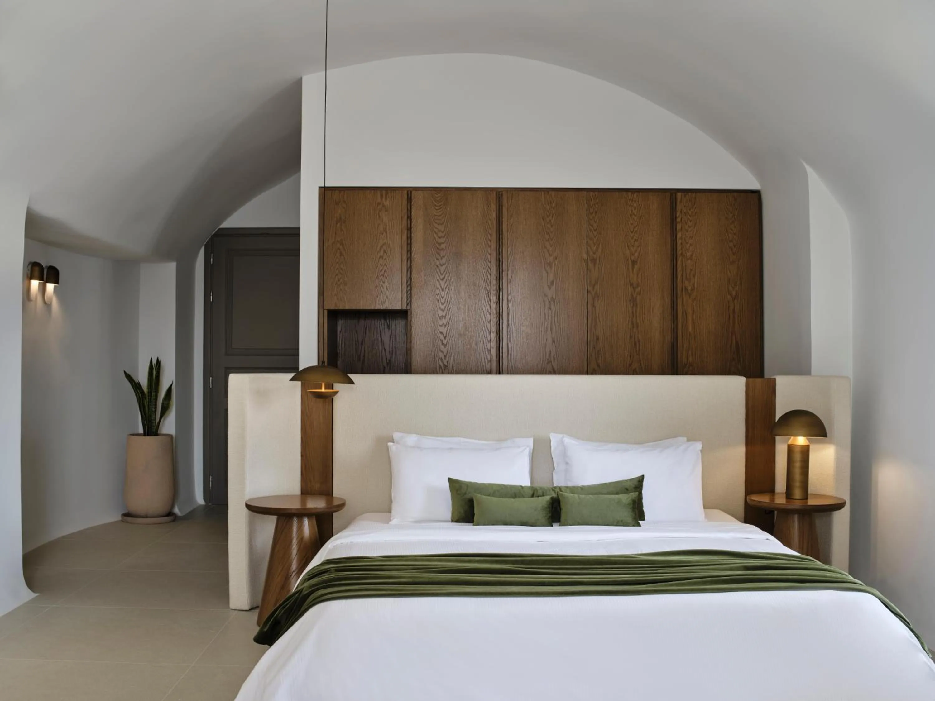 Photo of the whole room, Bed in Andronis Luxury Suites