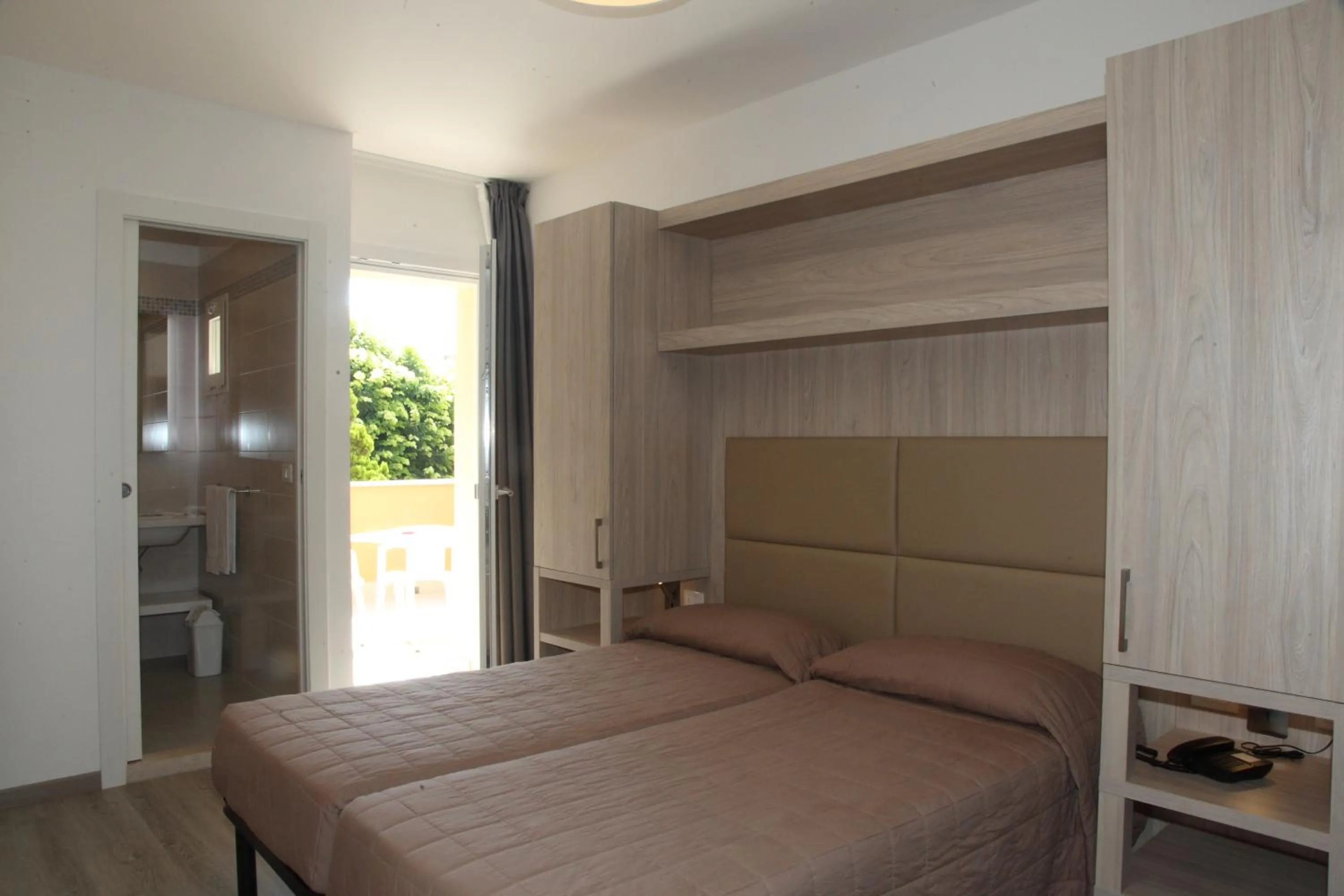 Bedroom, Bed in Hotel Garni Losanna