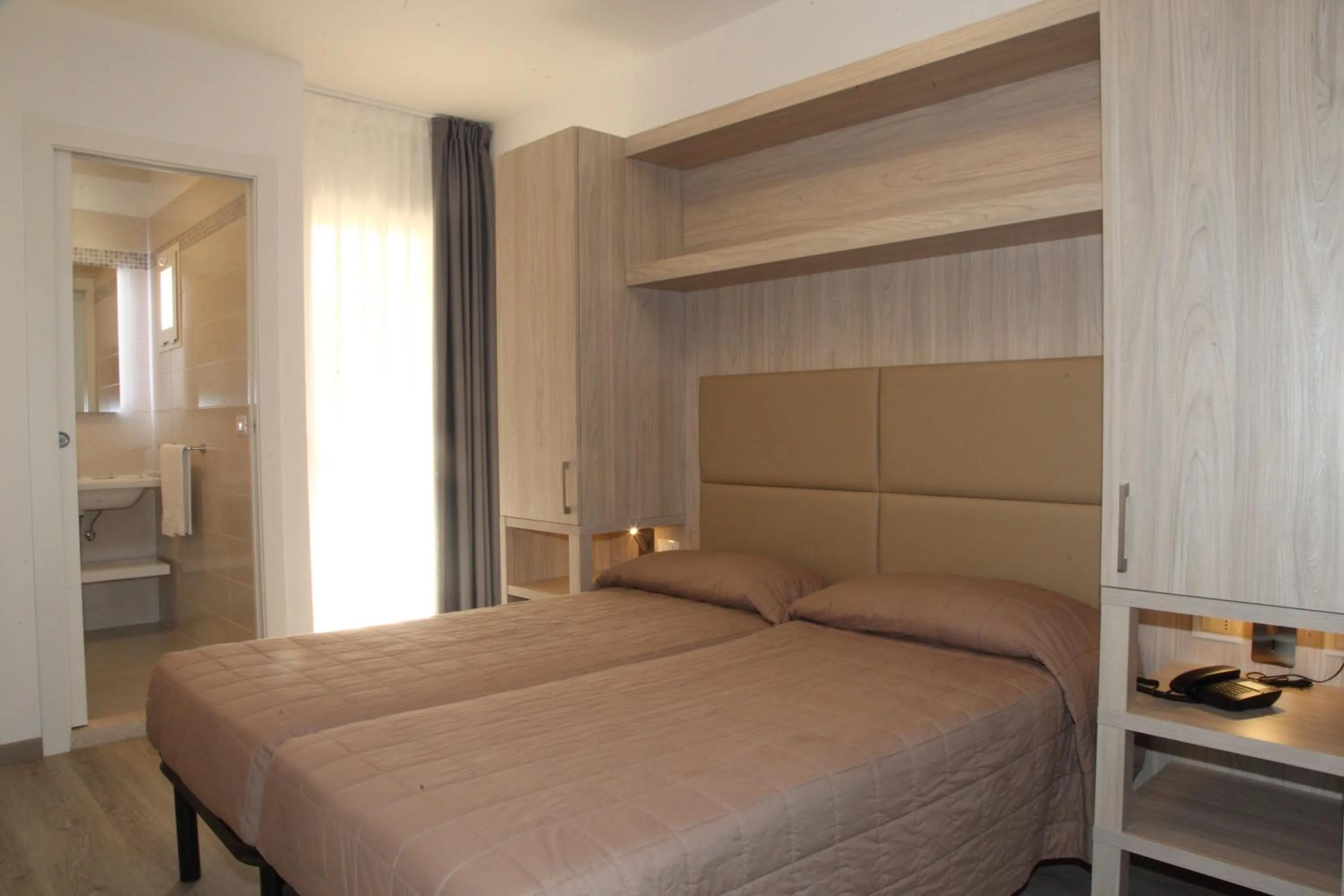 Bedroom, Bed in Hotel Garni Losanna