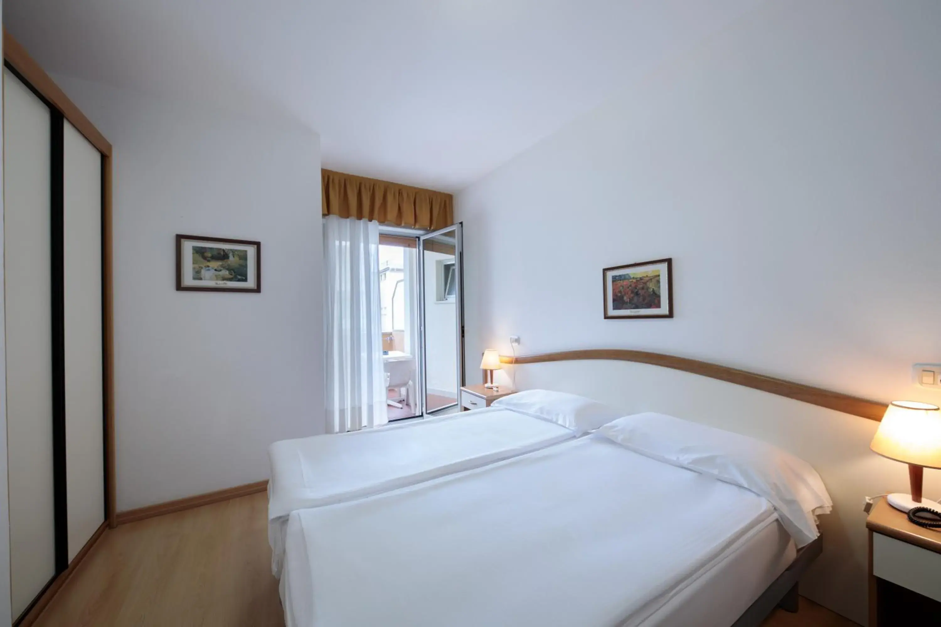 Superior Twin Room - single occupancy in Hotel Garni Losanna Superior Twin Room - single occupancy in Hotel Garni Losanna