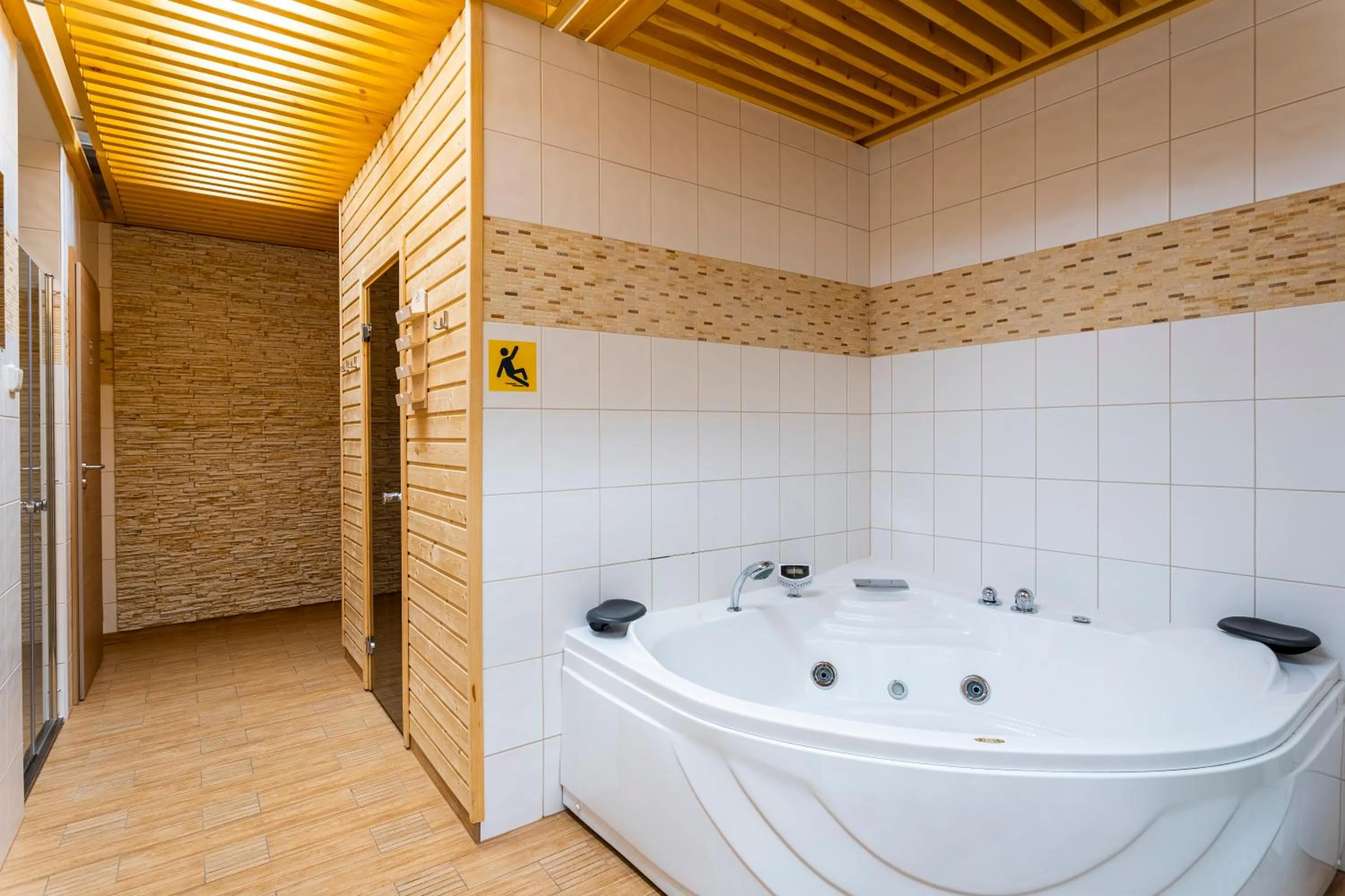 Hot Tub in Apartmánový komplex Dagmar