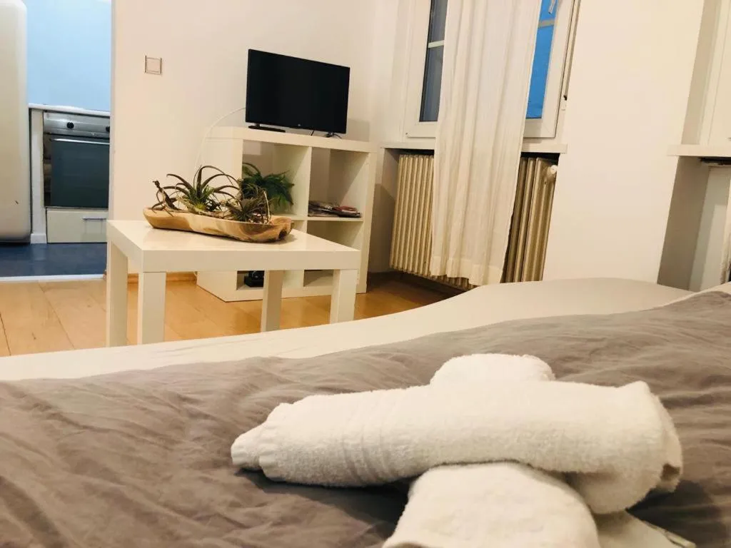 Vintler Apartments