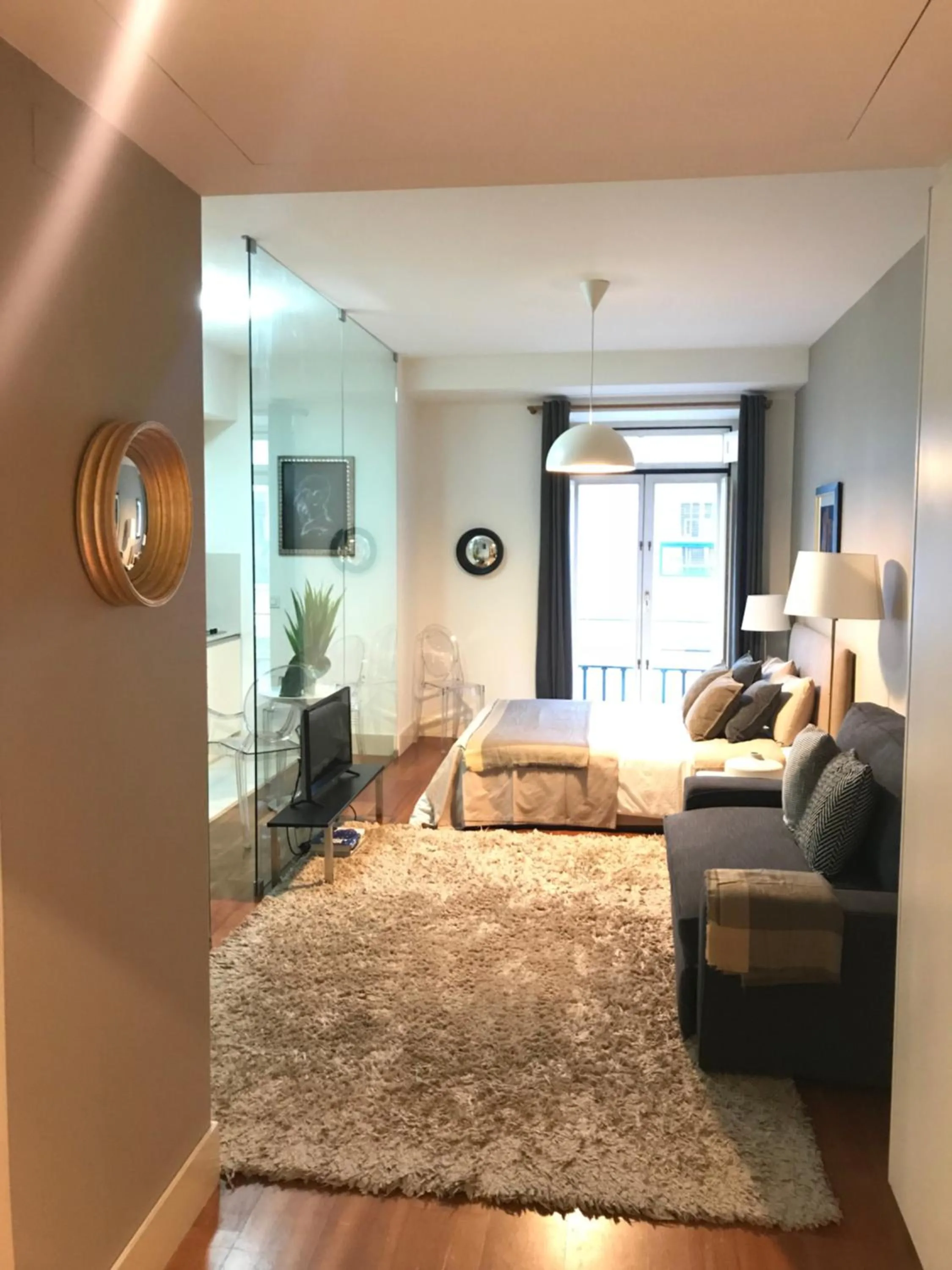 Kitchen or kitchenette, Bed in Lisbon Downtown Apartment Free Parking