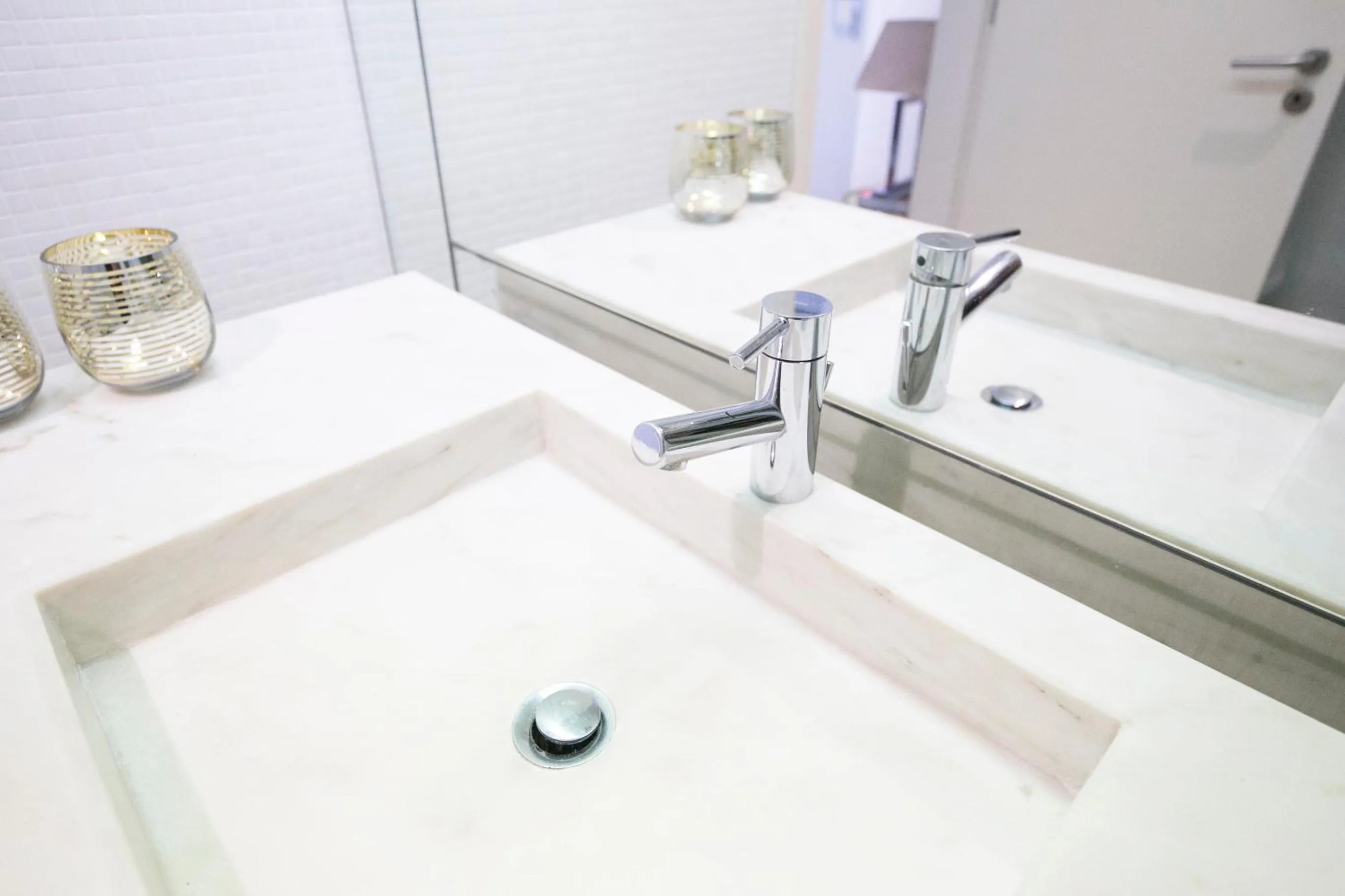 Bathroom in Lisbon Downtown Apartment Free Parking