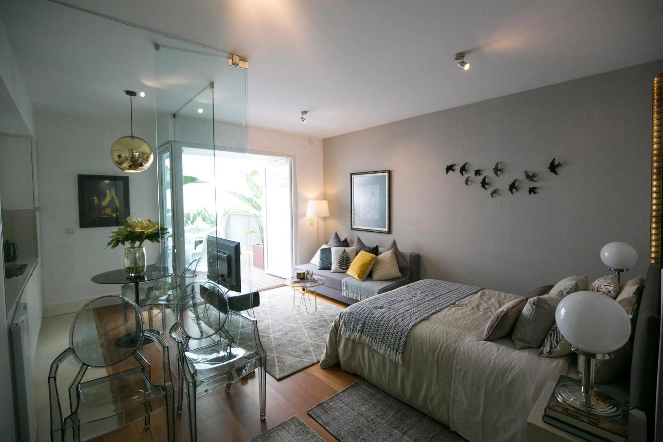 Kitchen or kitchenette, Bed in Lisbon Downtown Apartment Free Parking
