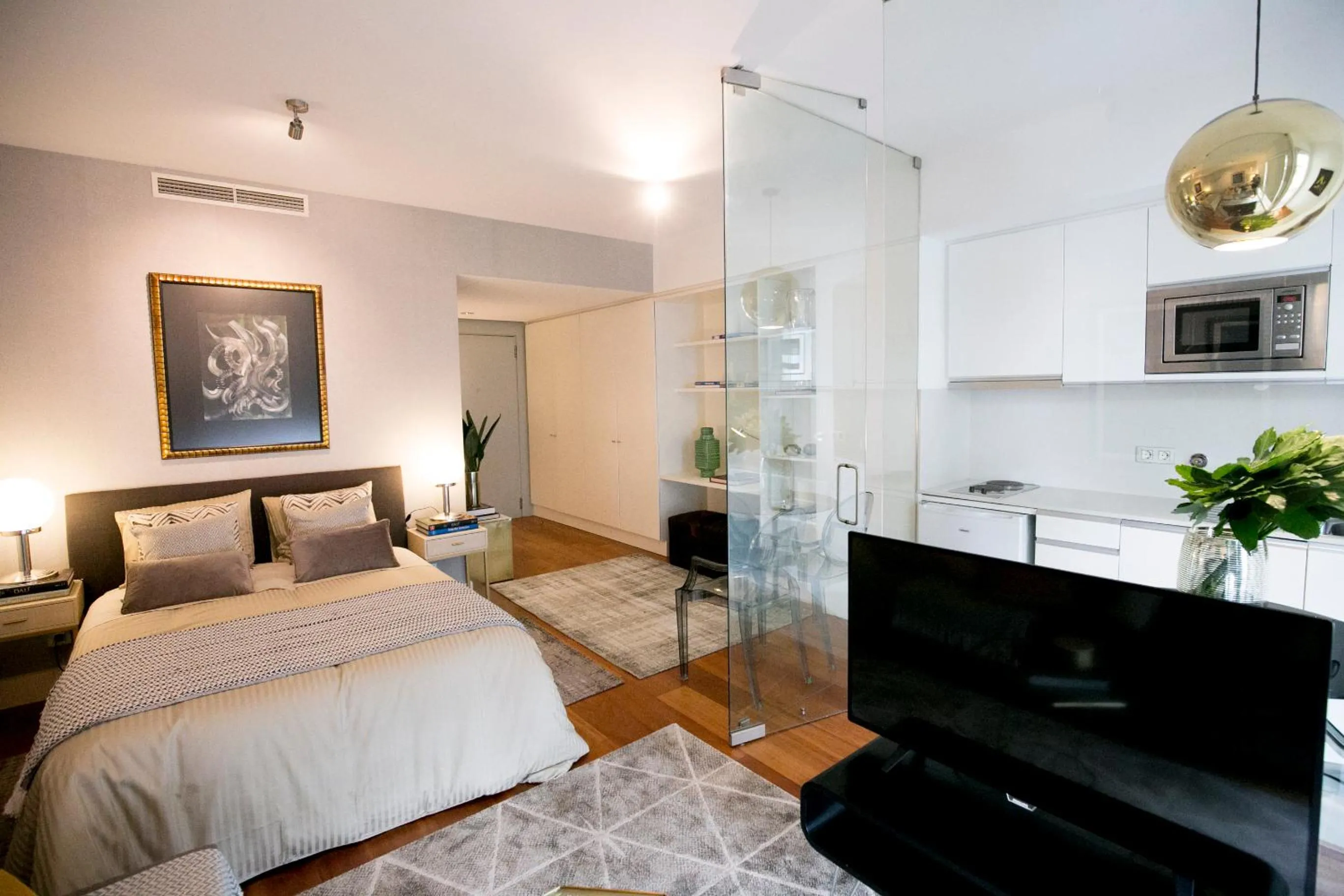 Coffee/tea facilities, Bed in Lisbon Downtown Apartment Free Parking