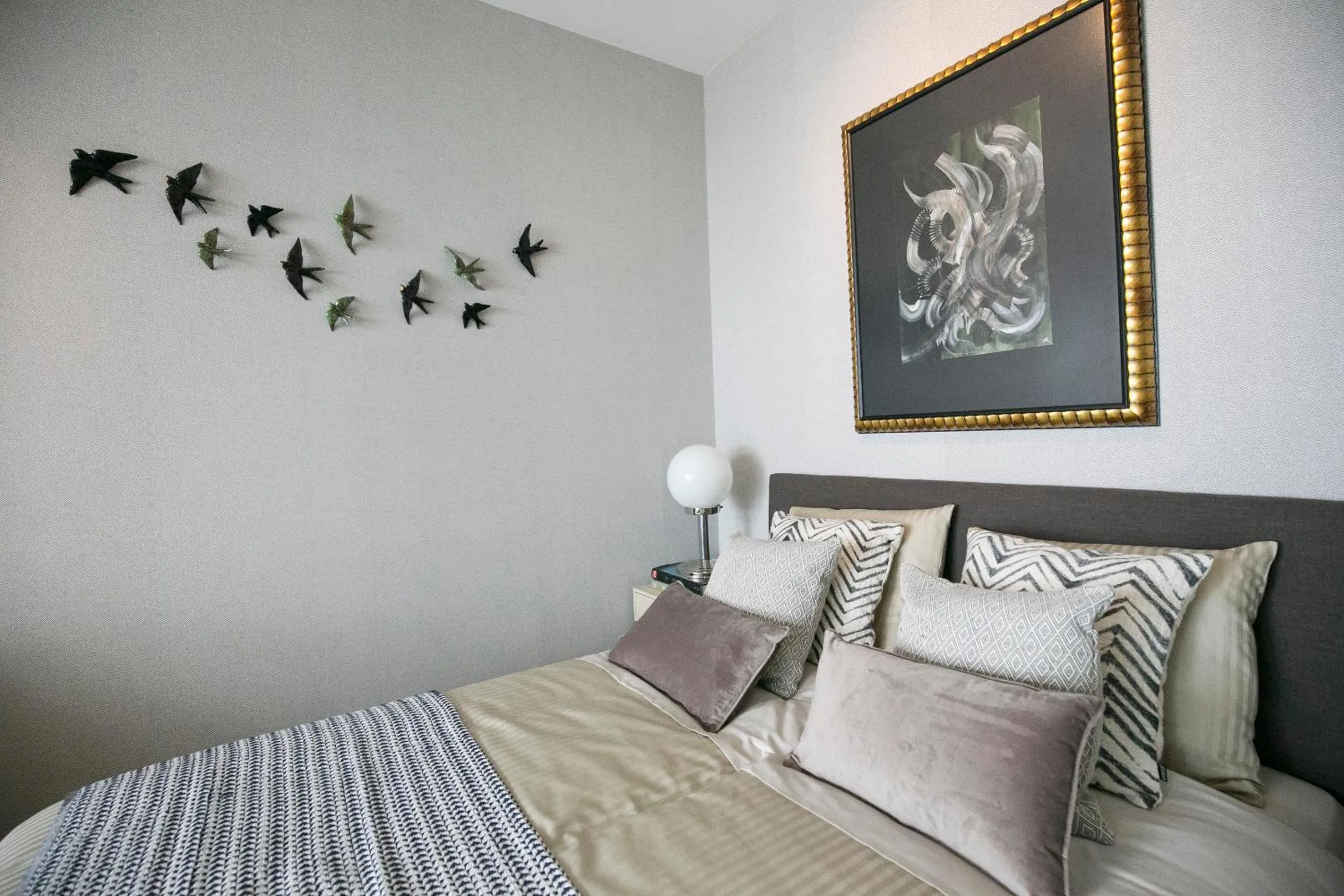 Decorative detail, Bed in Lisbon Downtown Apartment Free Parking