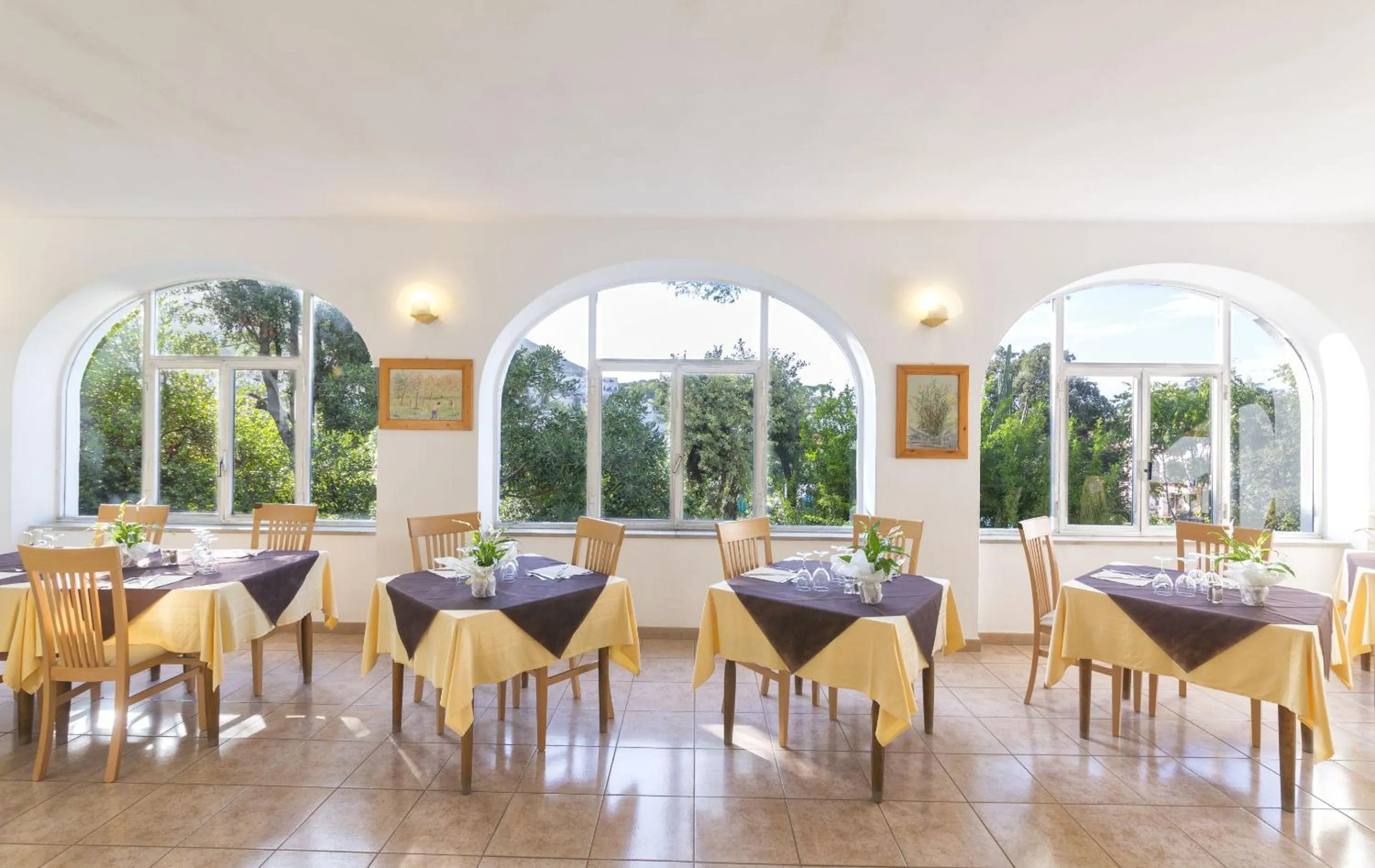 Restaurant/places to eat in Hotel Vittoria