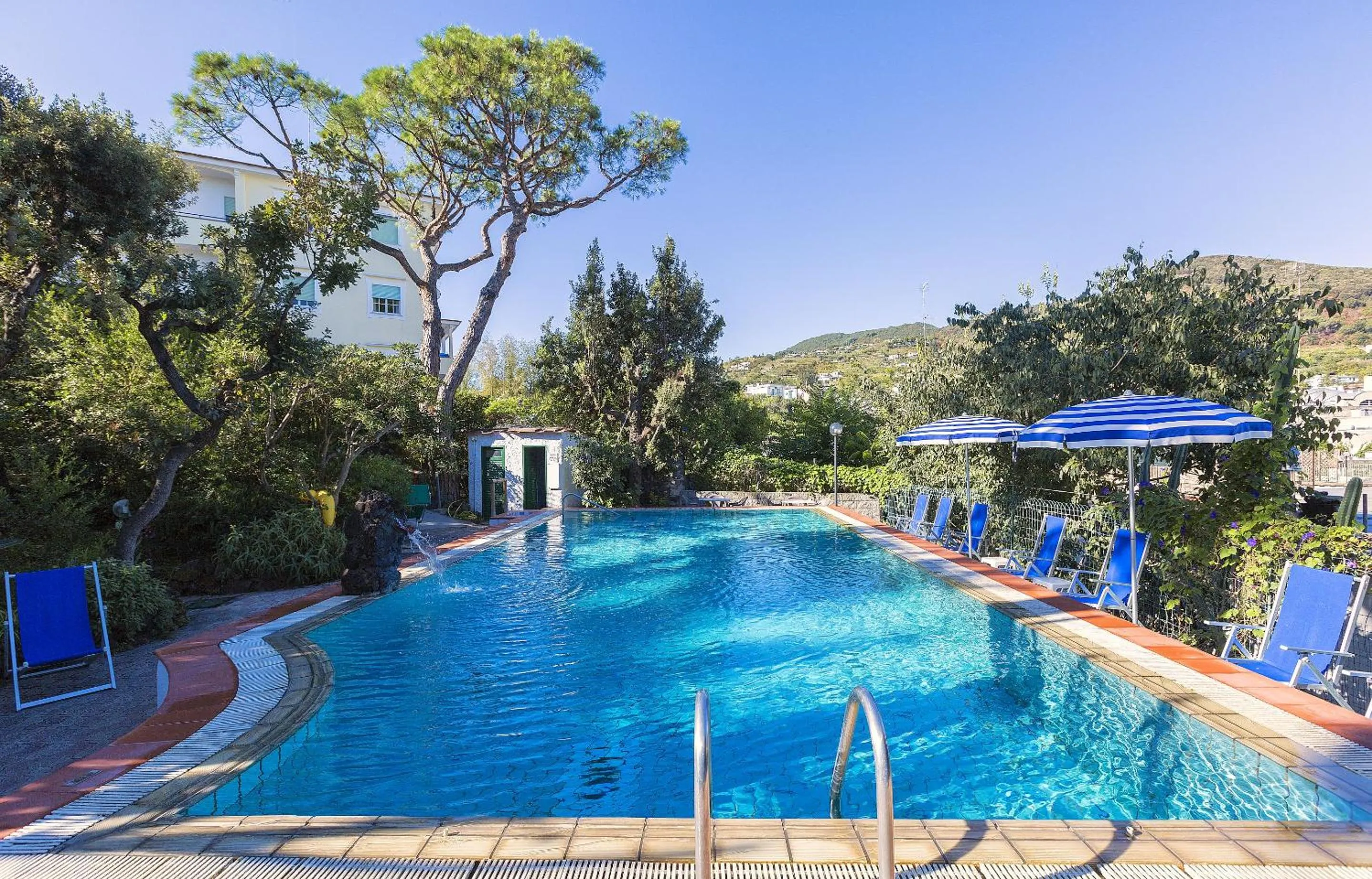 Swimming pool in Hotel Vittoria