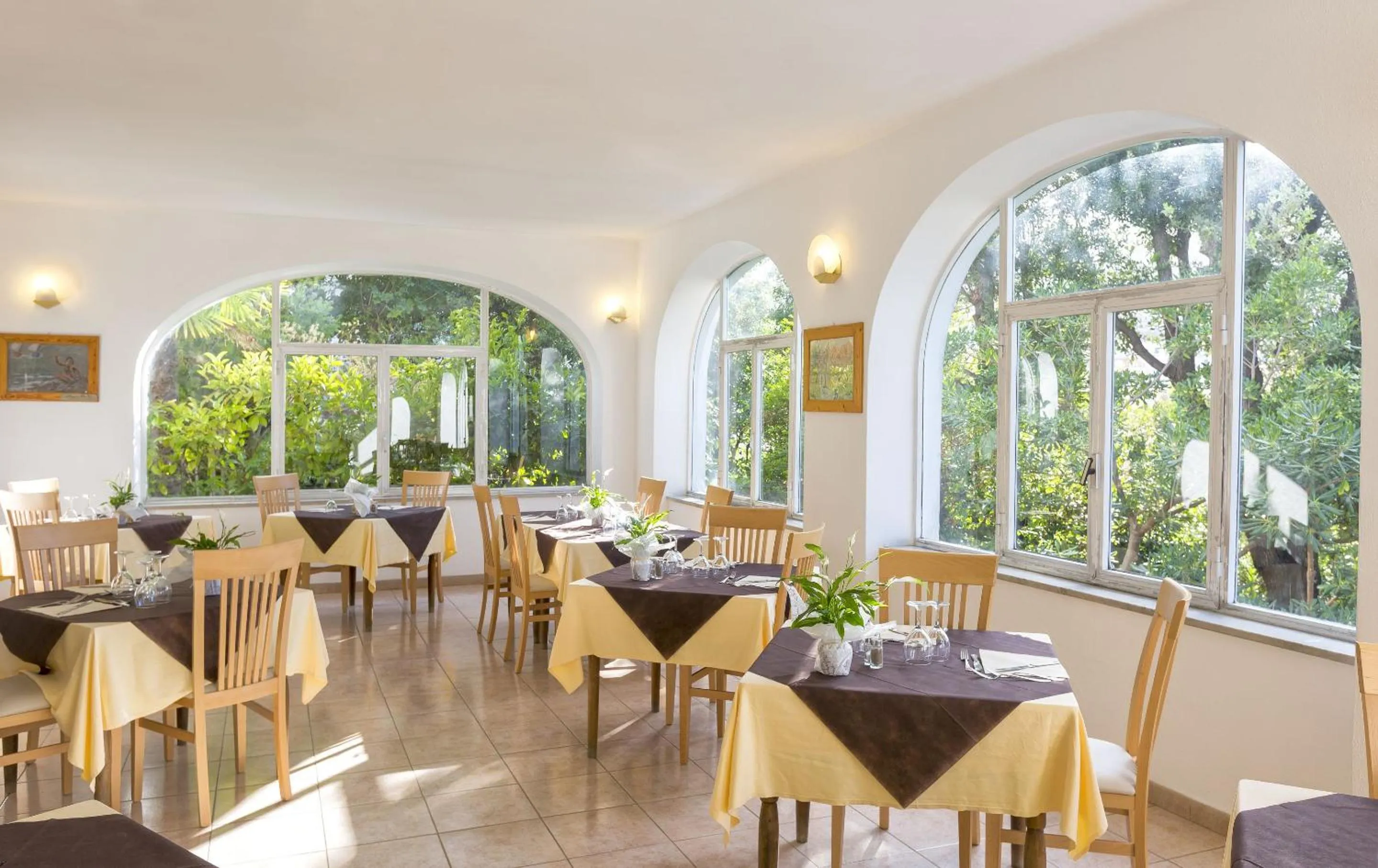 Restaurant/places to eat in Hotel Vittoria