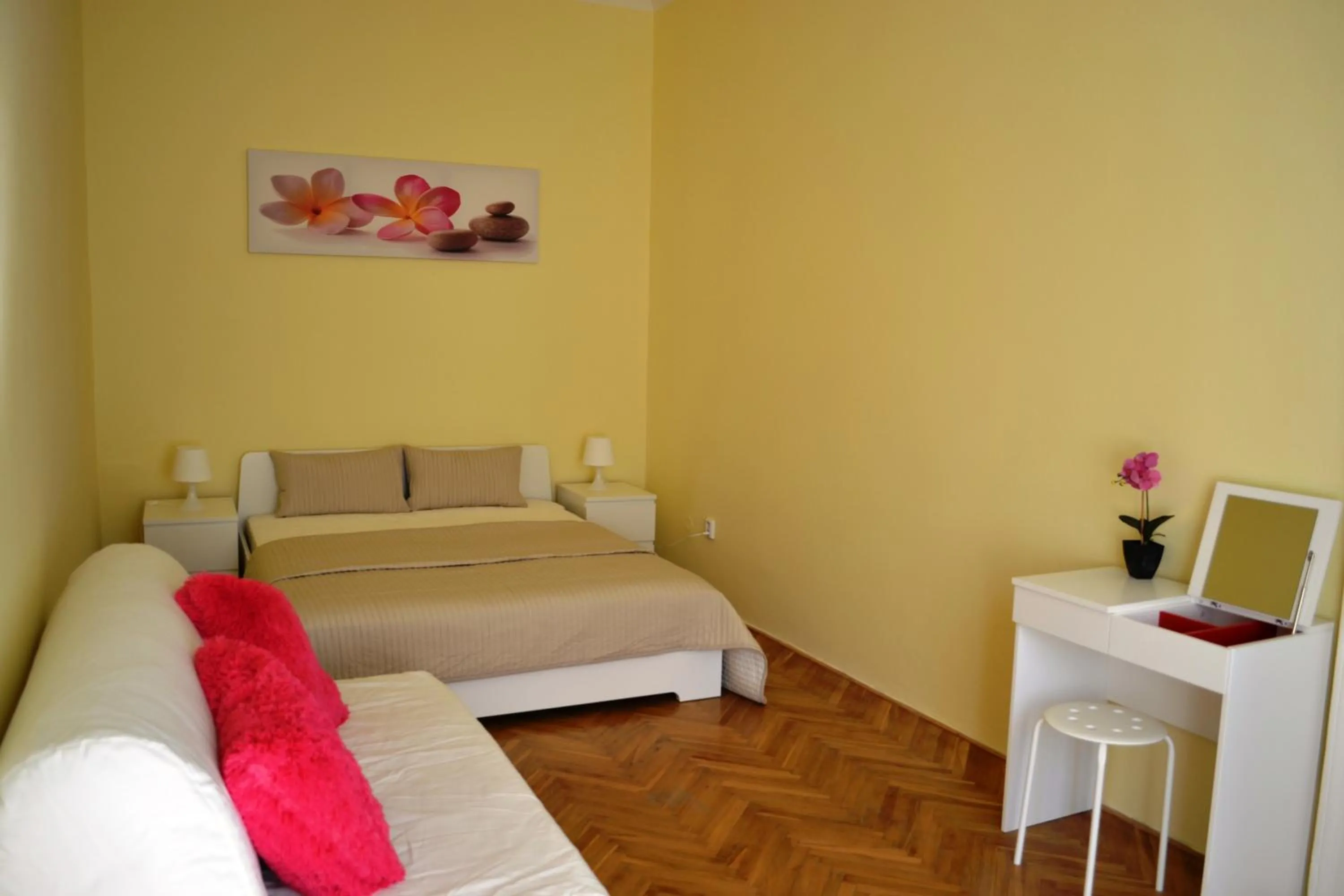 Sunflower 2BDR Flat By Ruterra