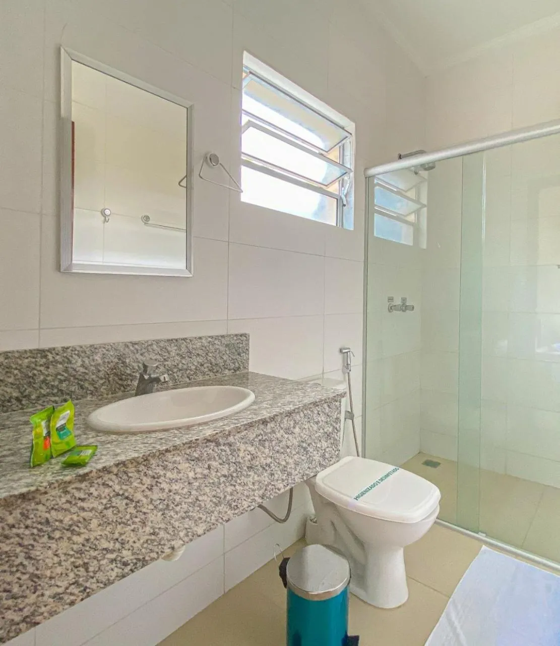 Shower in Hotel Graal Inn Queluz