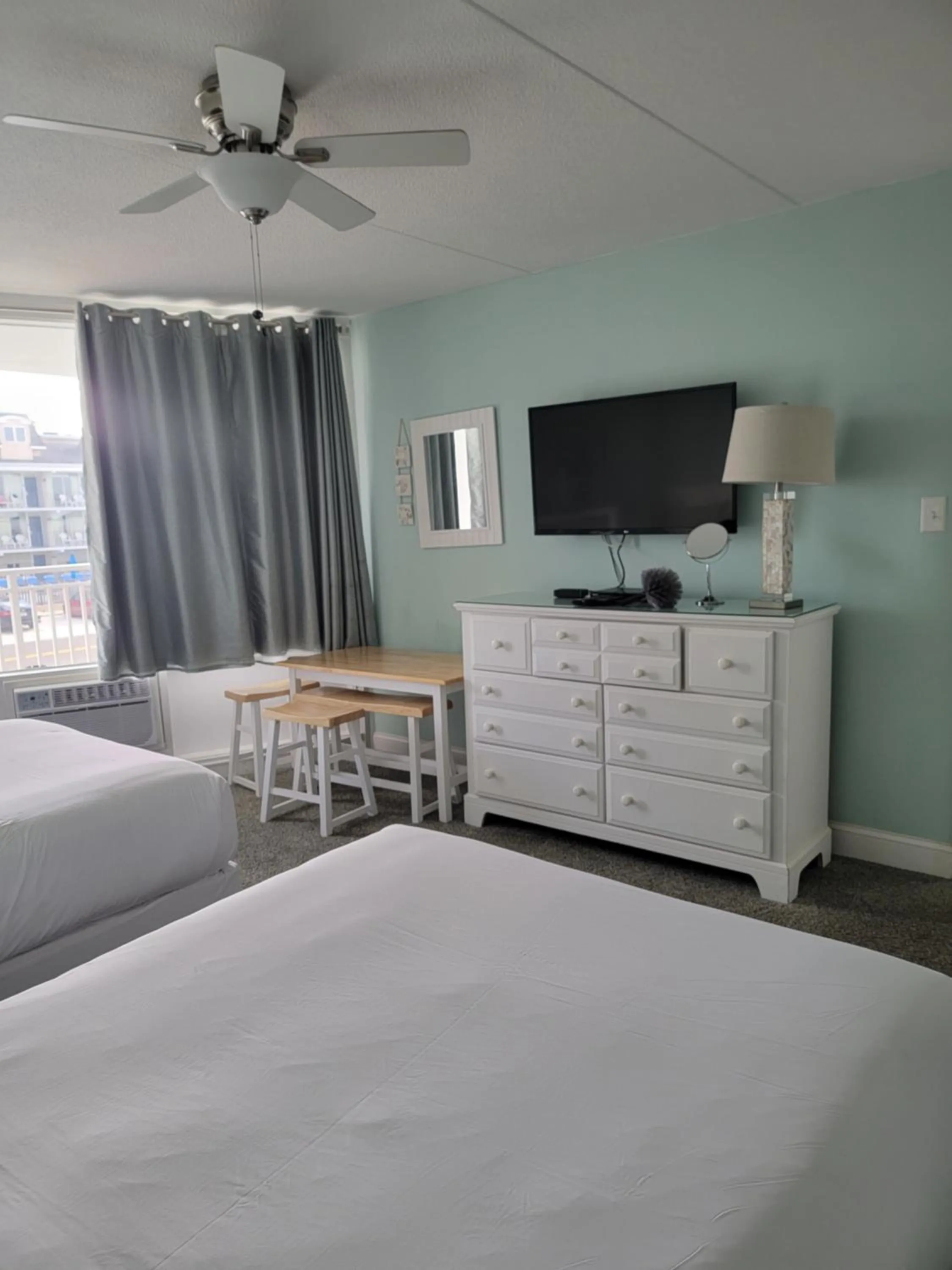 Bedroom in Nassau Inn Beachfront