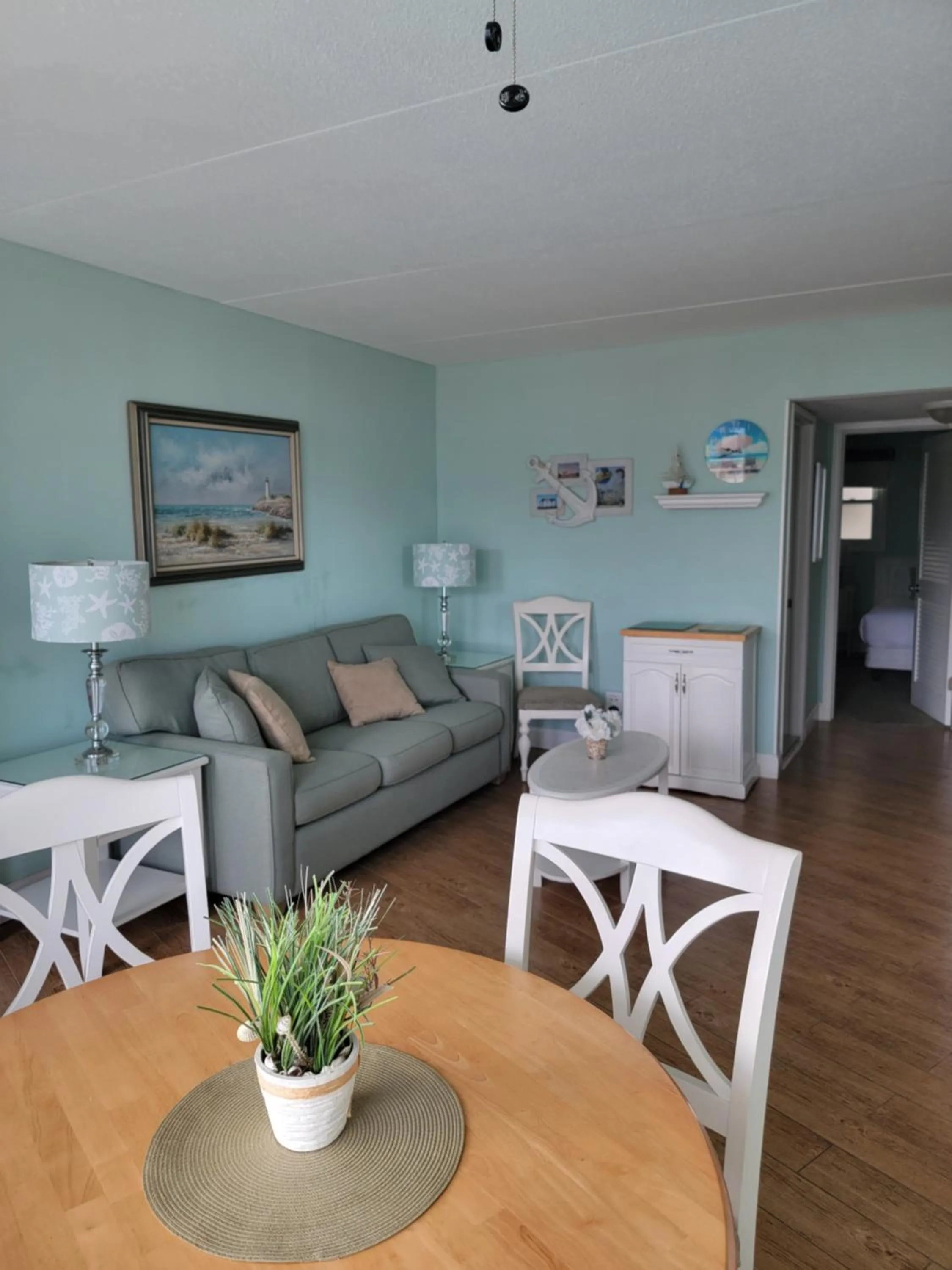 Living room in Nassau Inn Beachfront