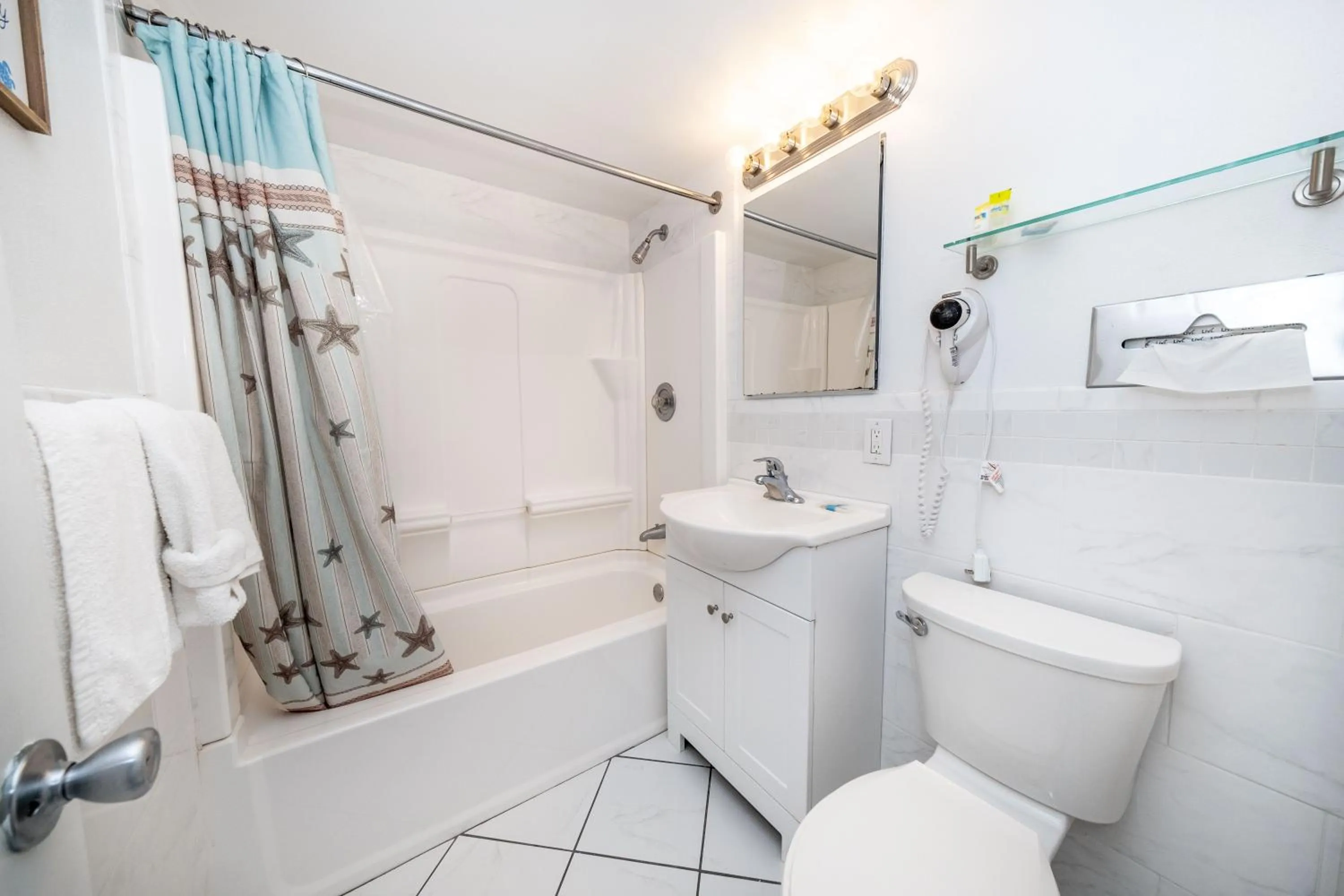 Bathroom in Nassau Inn Beachfront