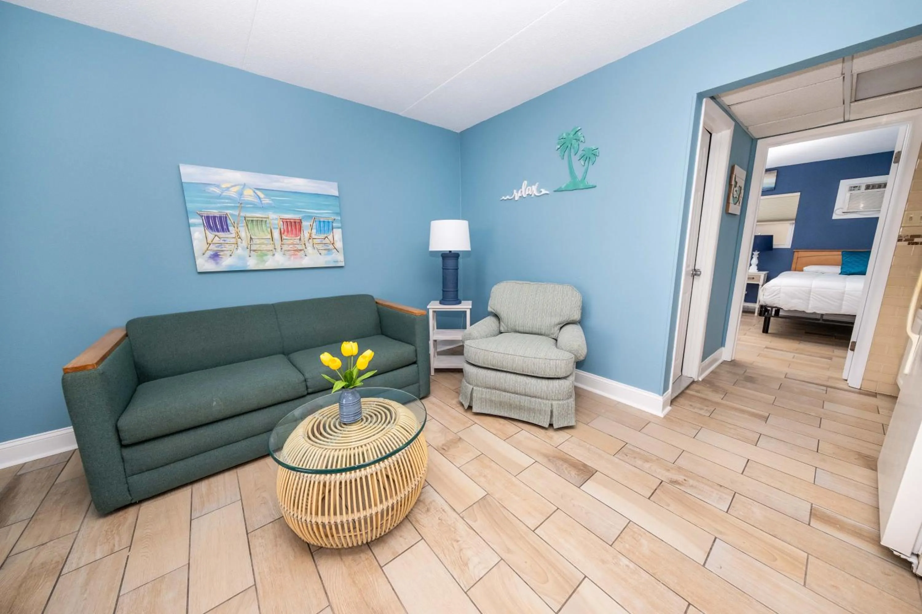 Living room in Nassau Inn Beachfront