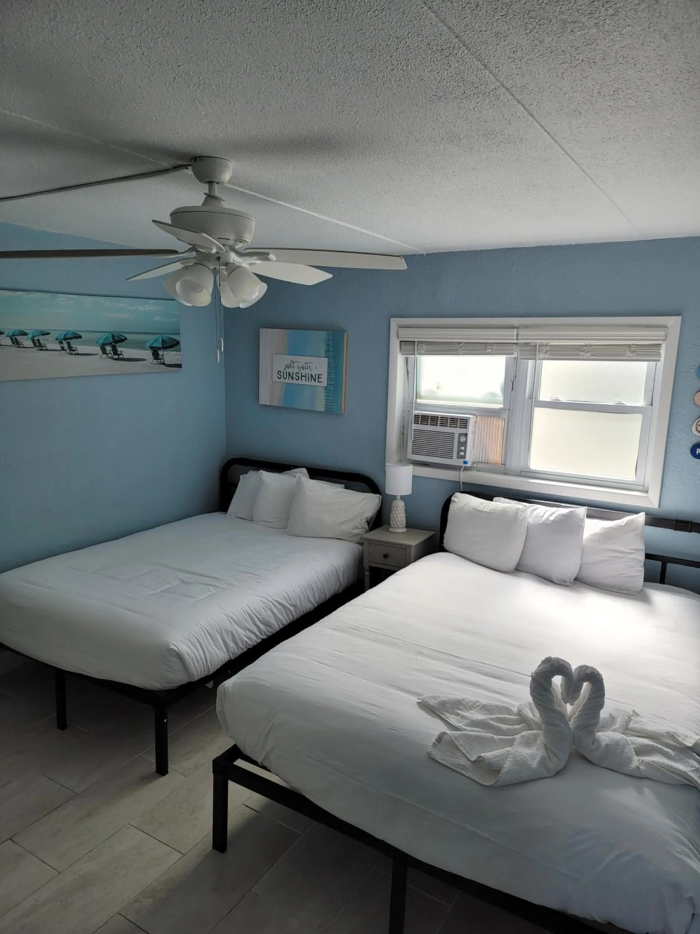Bedroom in Nassau Inn Beachfront