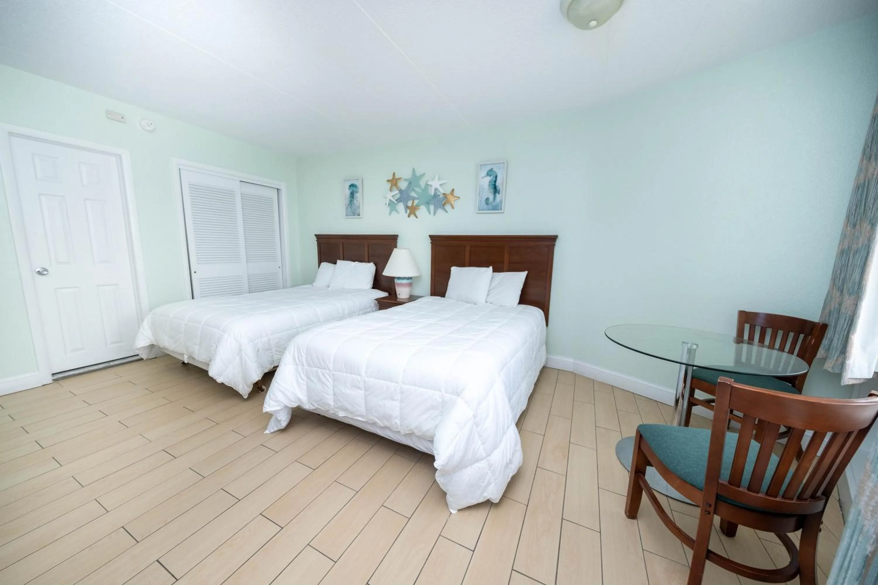 Photo of the whole room in Nassau Inn Beachfront