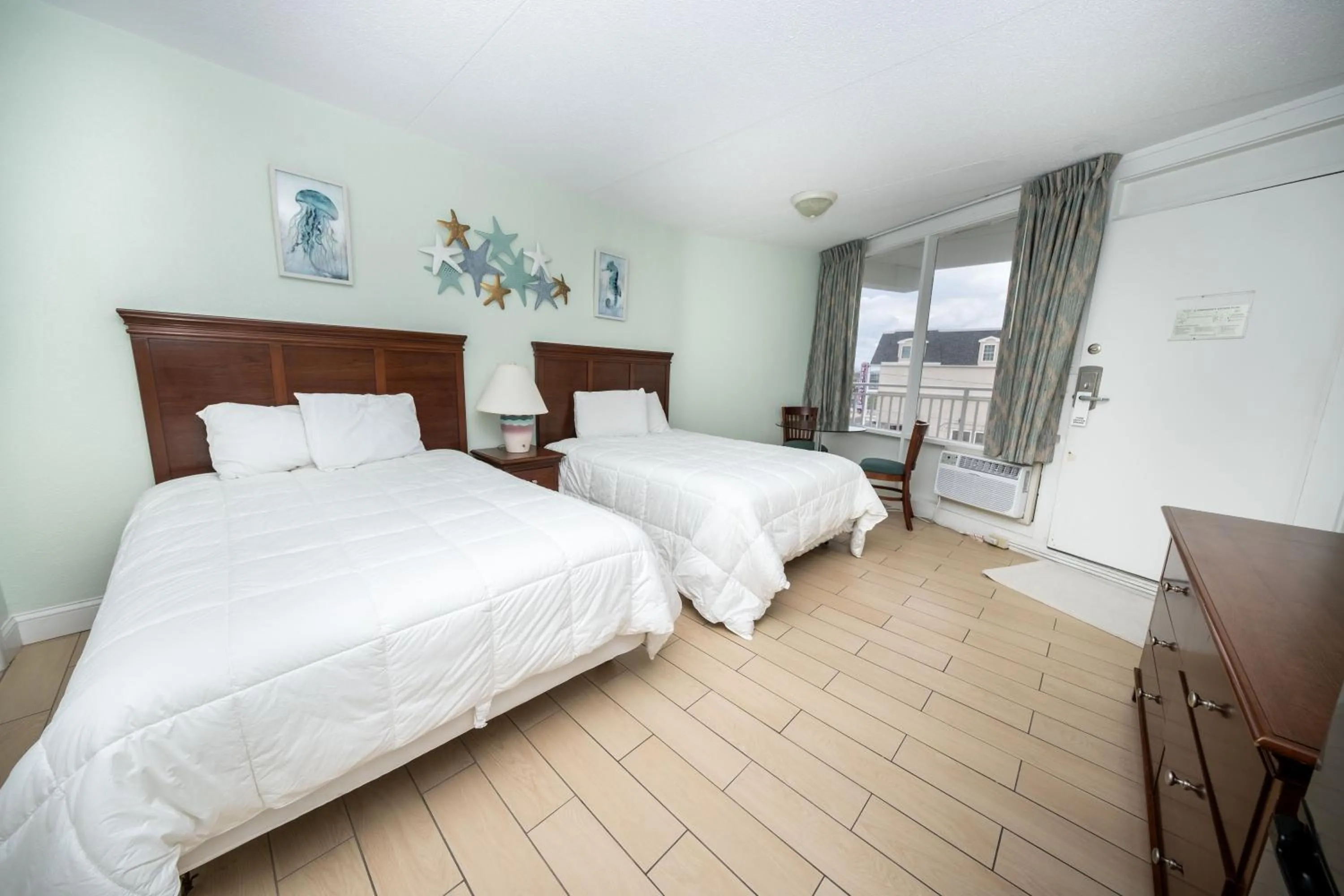 Bedroom in Nassau Inn Beachfront