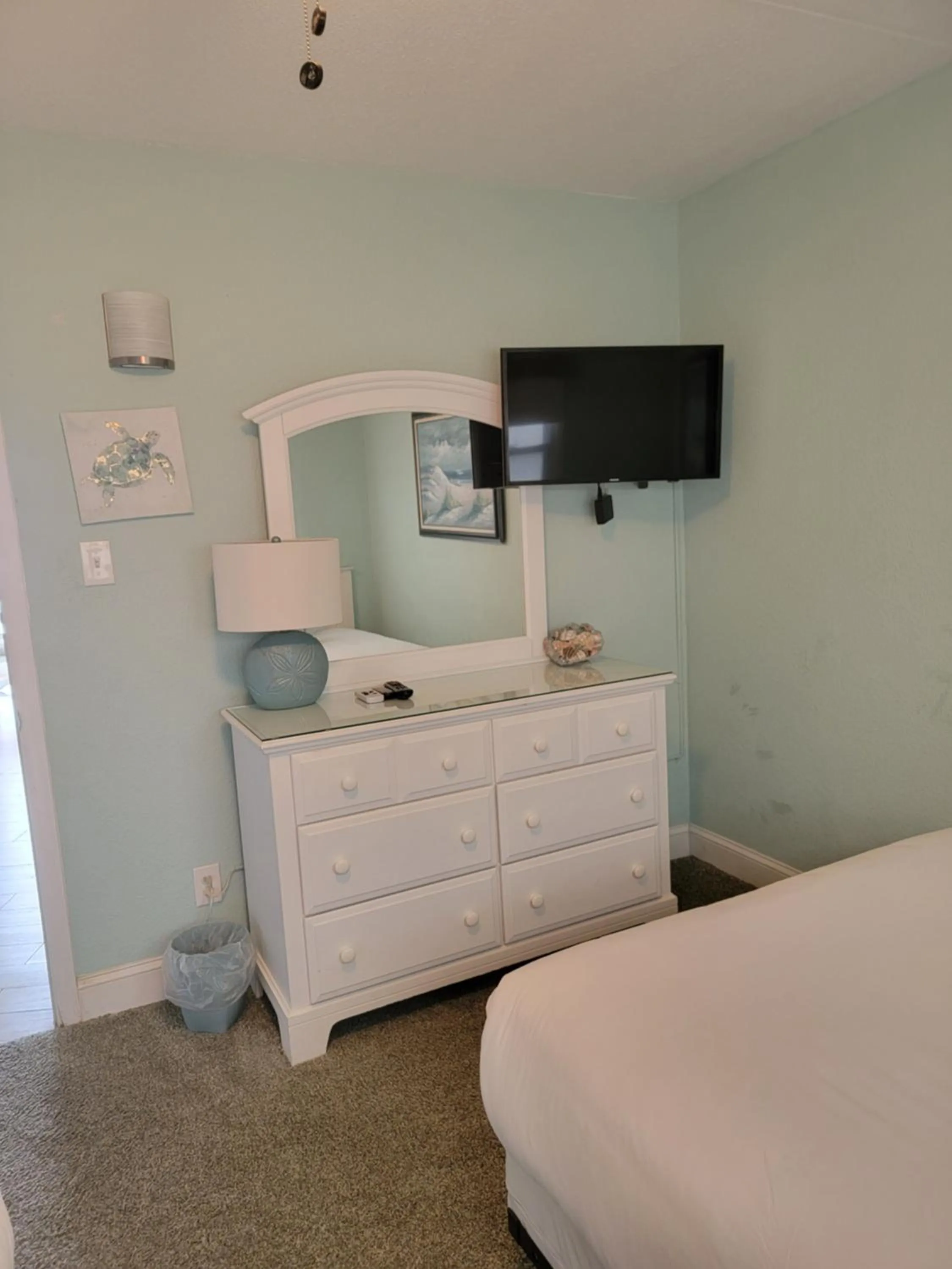 Bedroom in Nassau Inn Beachfront