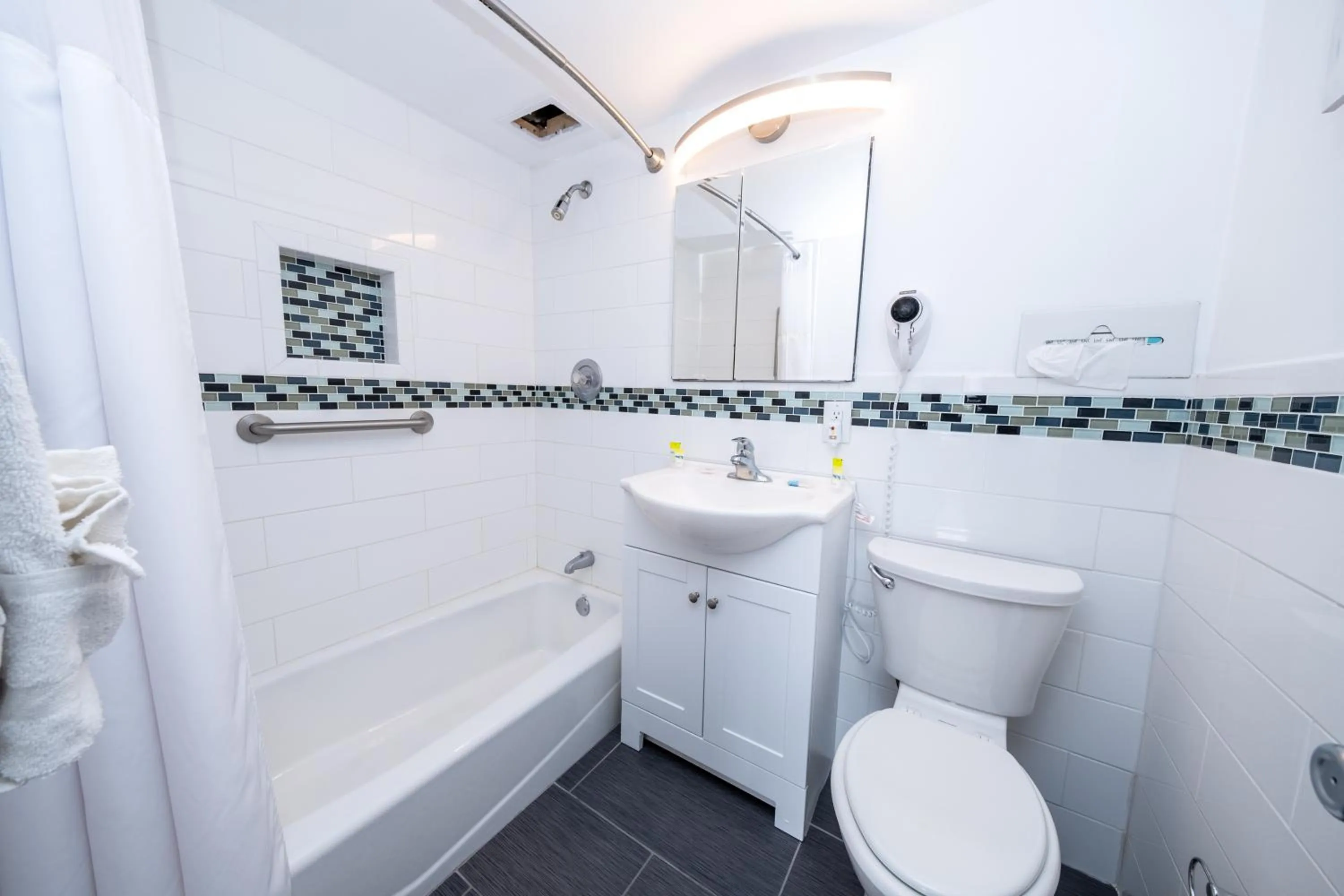 Bathroom in Nassau Inn Beachfront