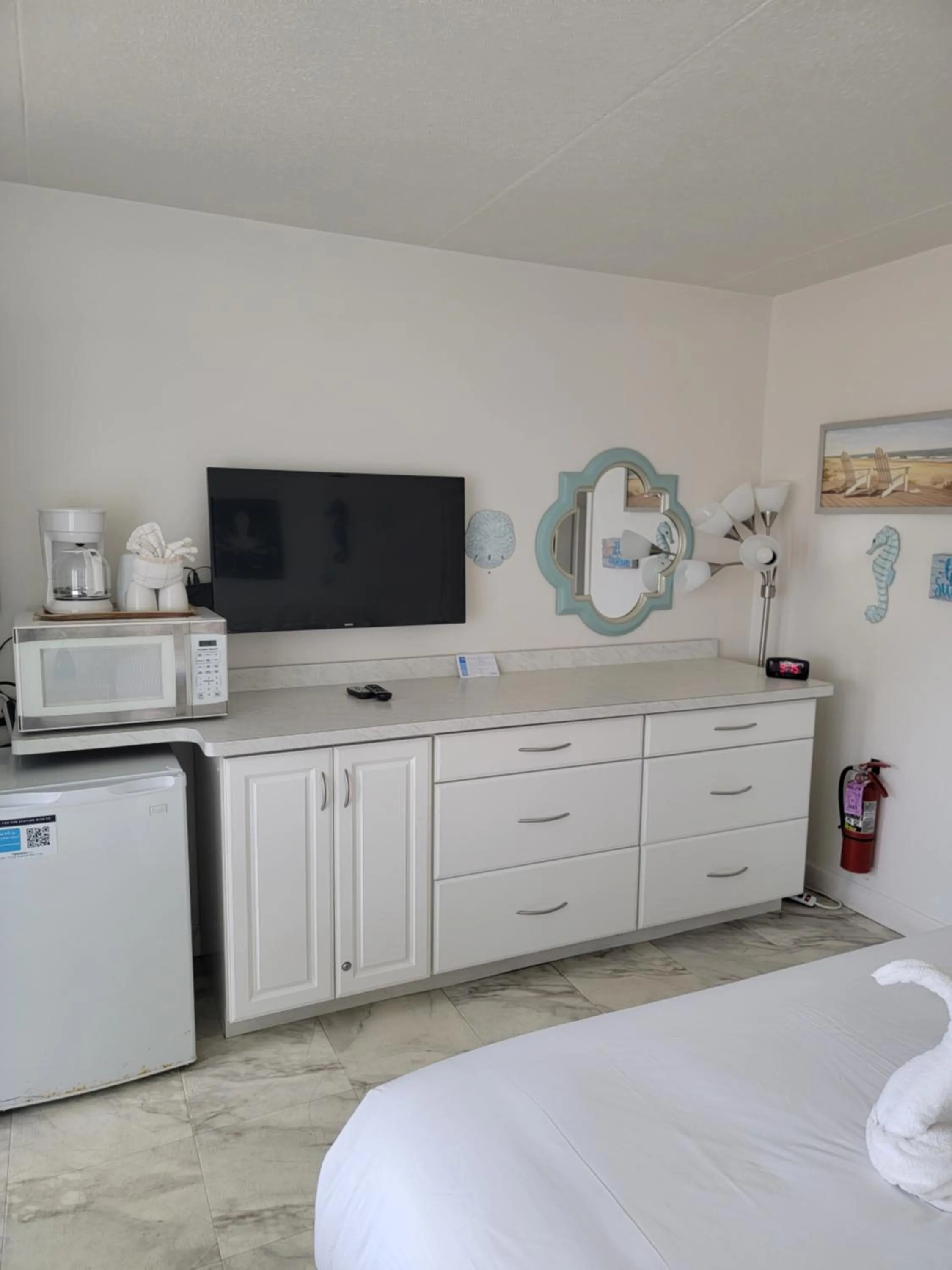 TV and multimedia in Nassau Inn Beachfront