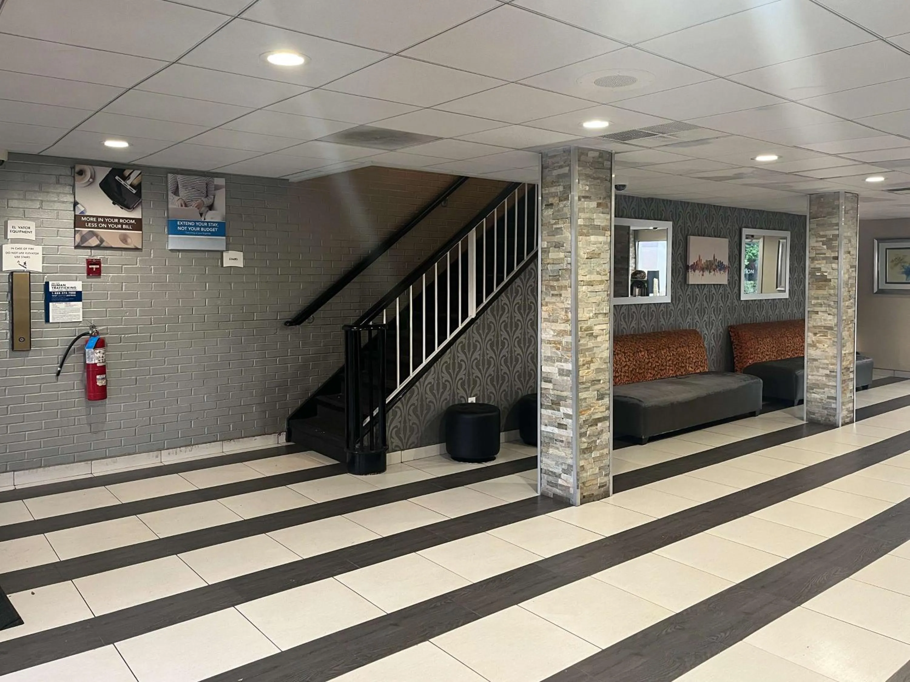 Lobby or reception in Studio 6 Charlotte, NC – Airport South