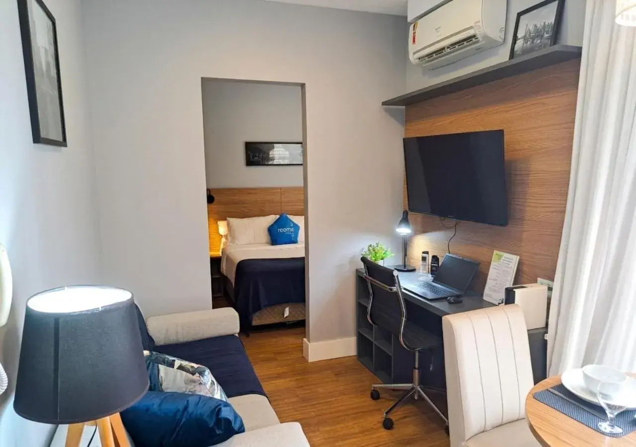 Studio with Balcony in Roomo Transamerica SP Pinheiros Studio with Balcony in Roomo Transamerica SP Pinheiros