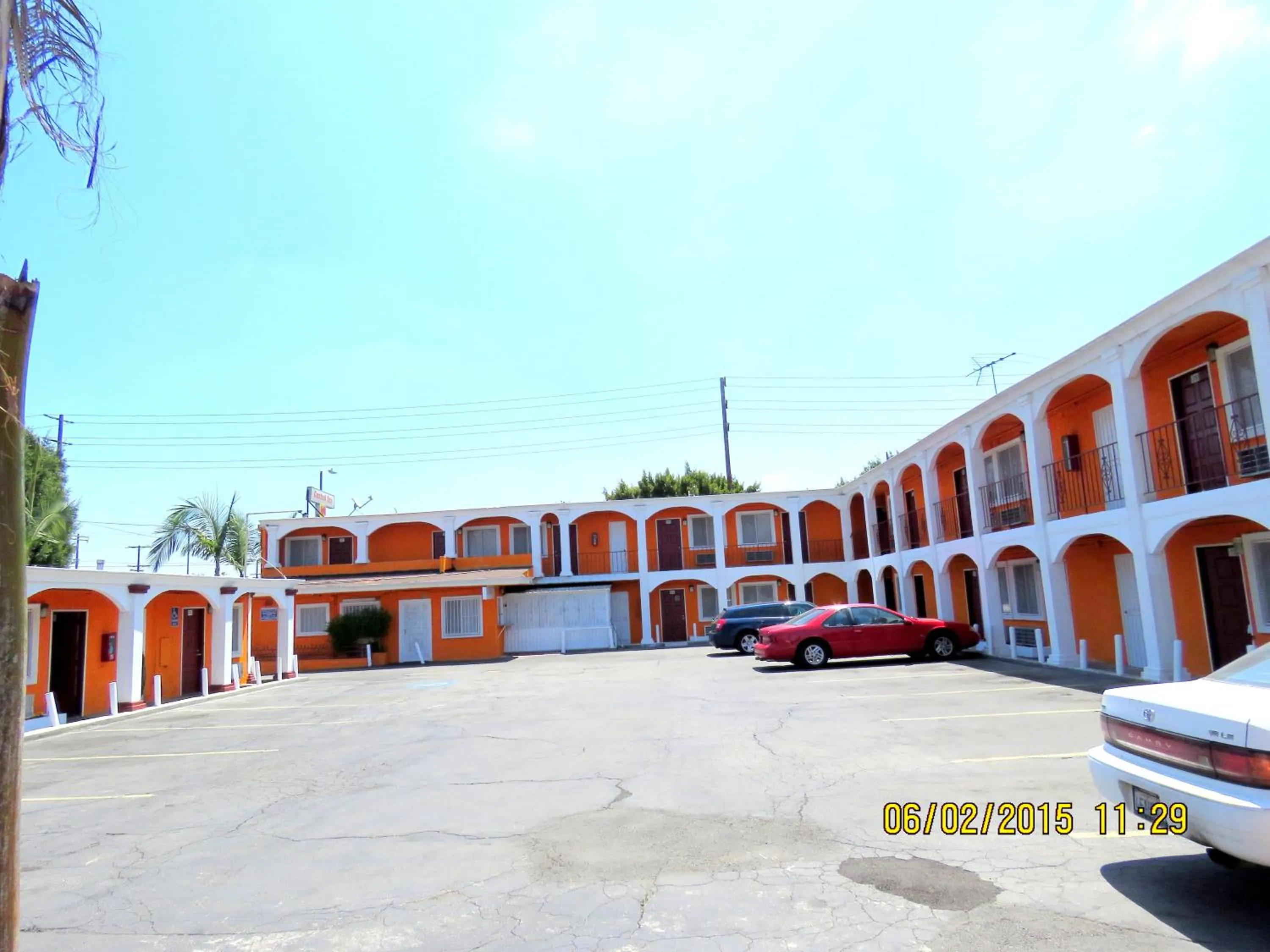 Property building in Central Inn Motel