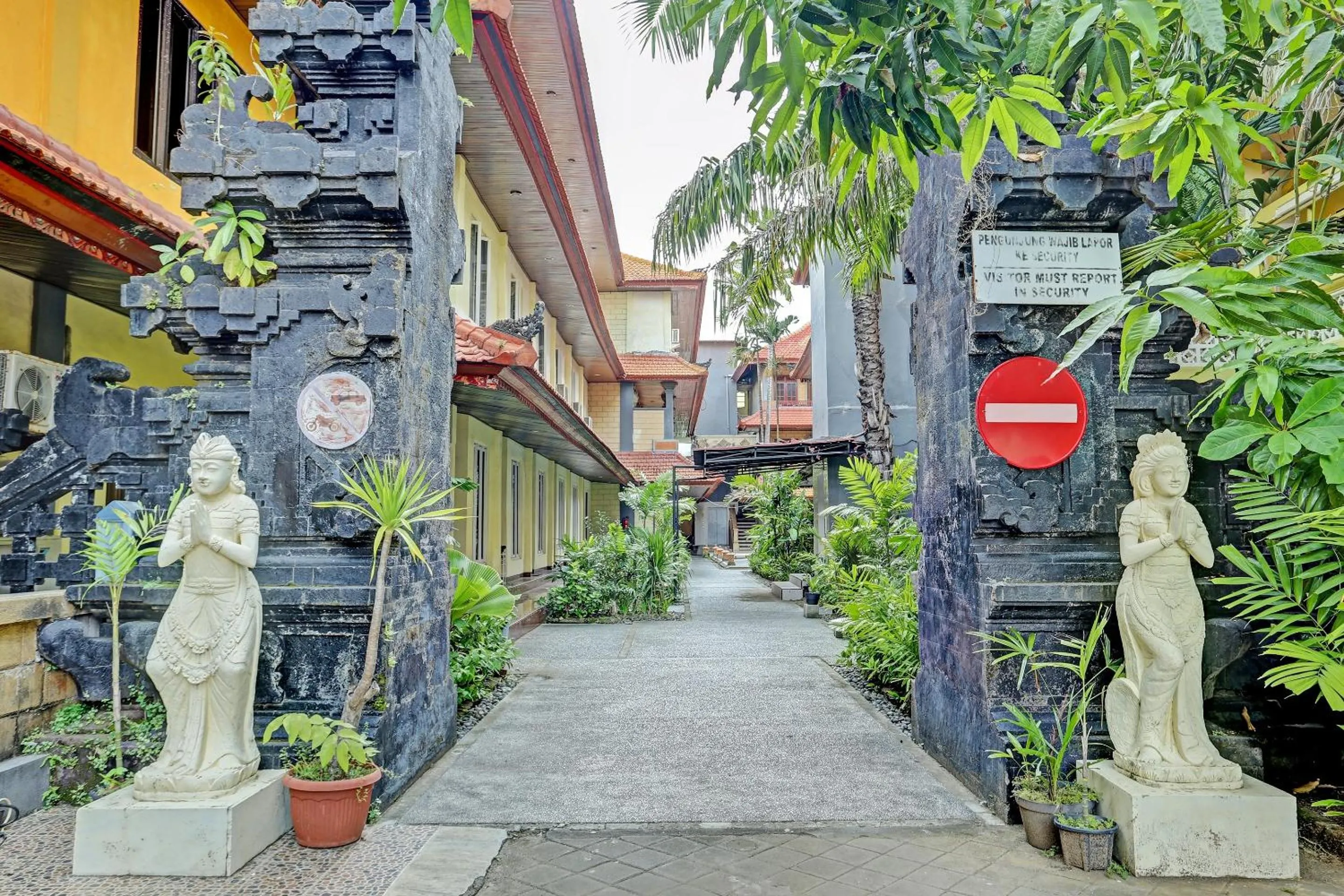 Facade/entrance in Collection O 91081 New Arena Hotel