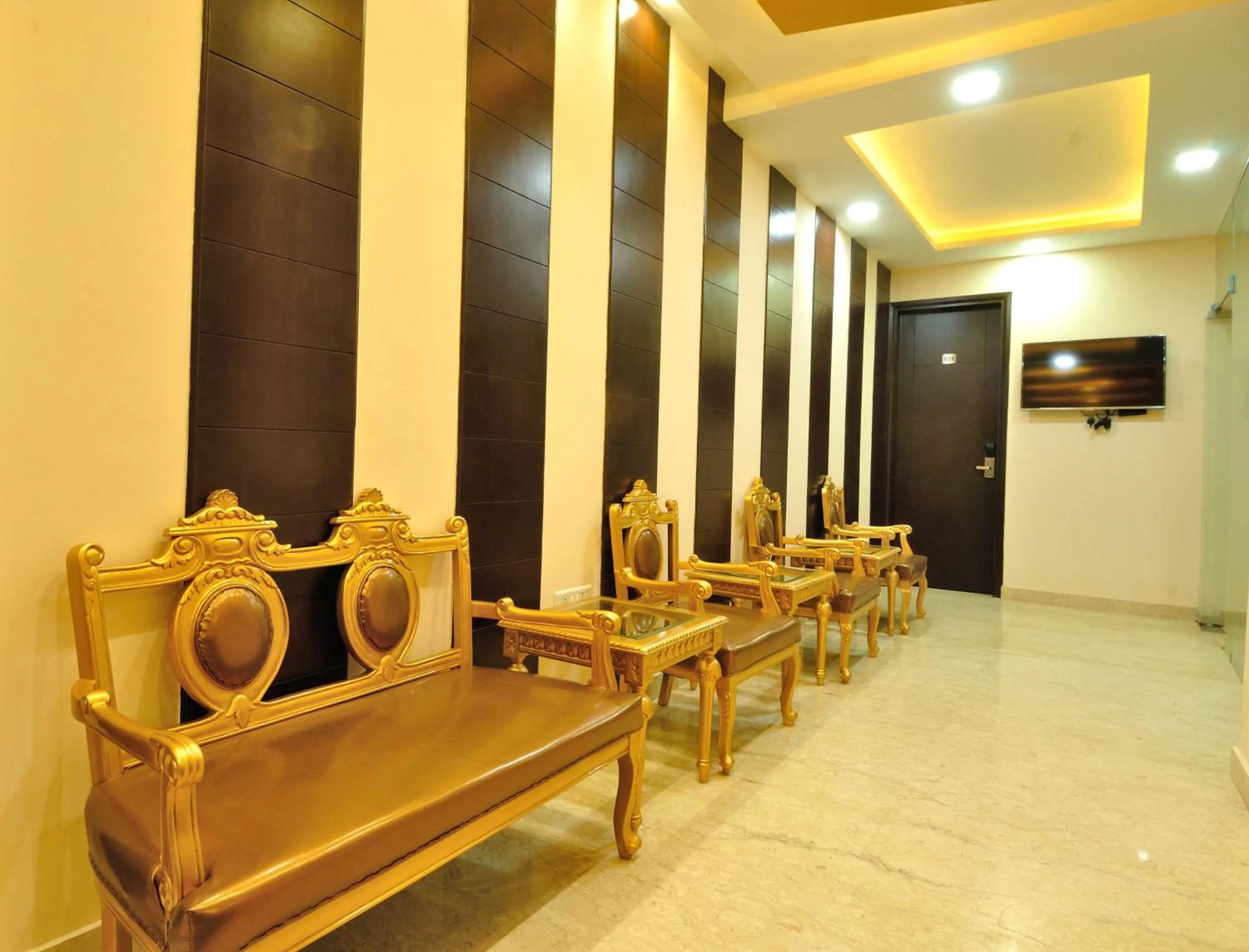 Seating area in Hotel Kings Inn, Karol Bagh, New Delhi