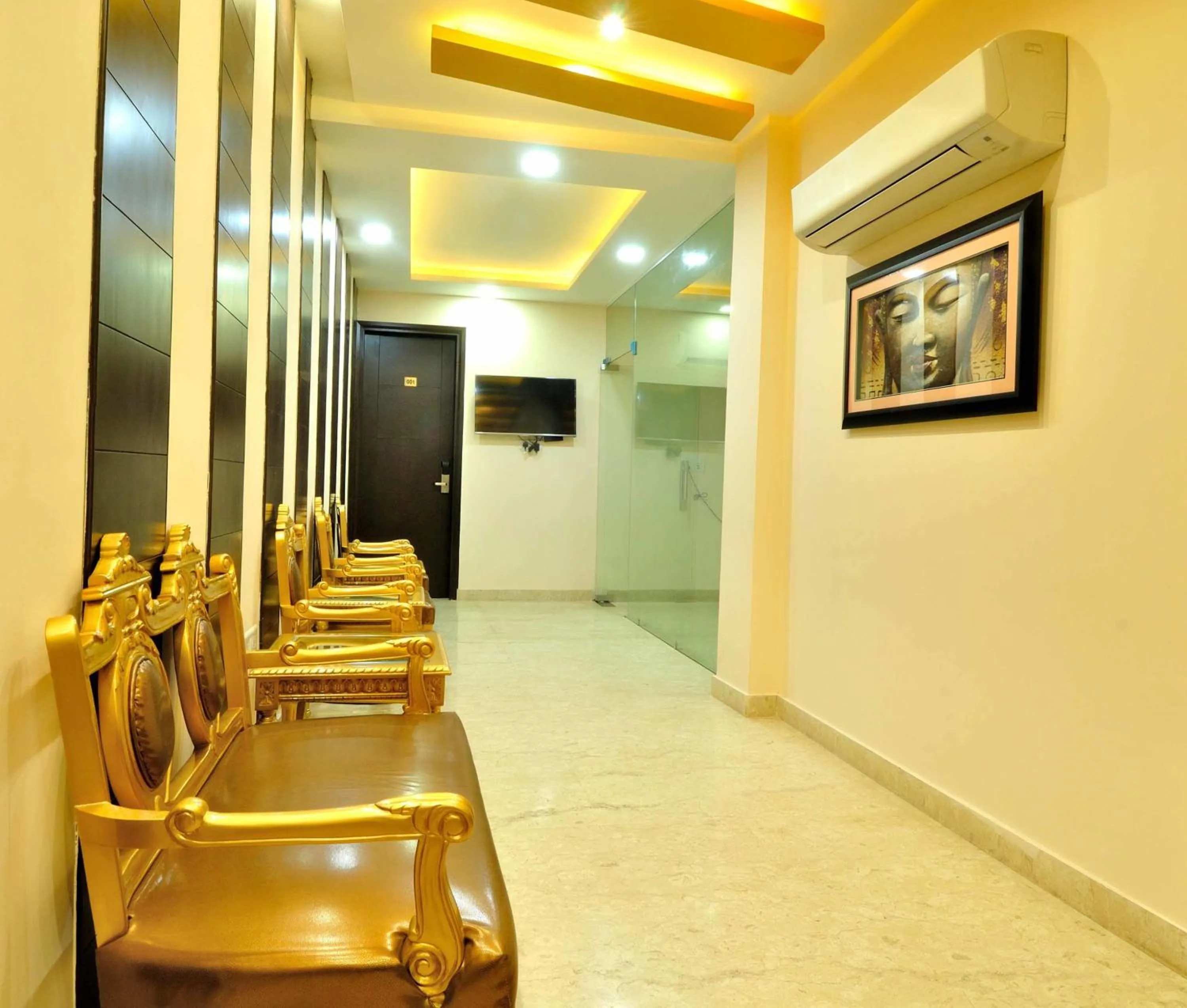 Seating area in Hotel Kings Inn, Karol Bagh, New Delhi