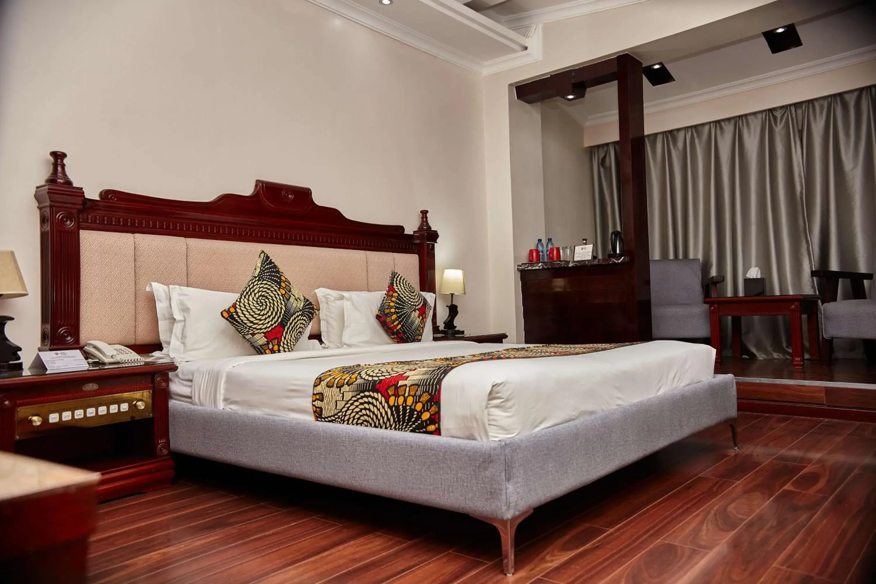 Superior Double Room in Best Western Plus Paramount Hotel Superior Double Room in Best Western Plus Paramount Hotel