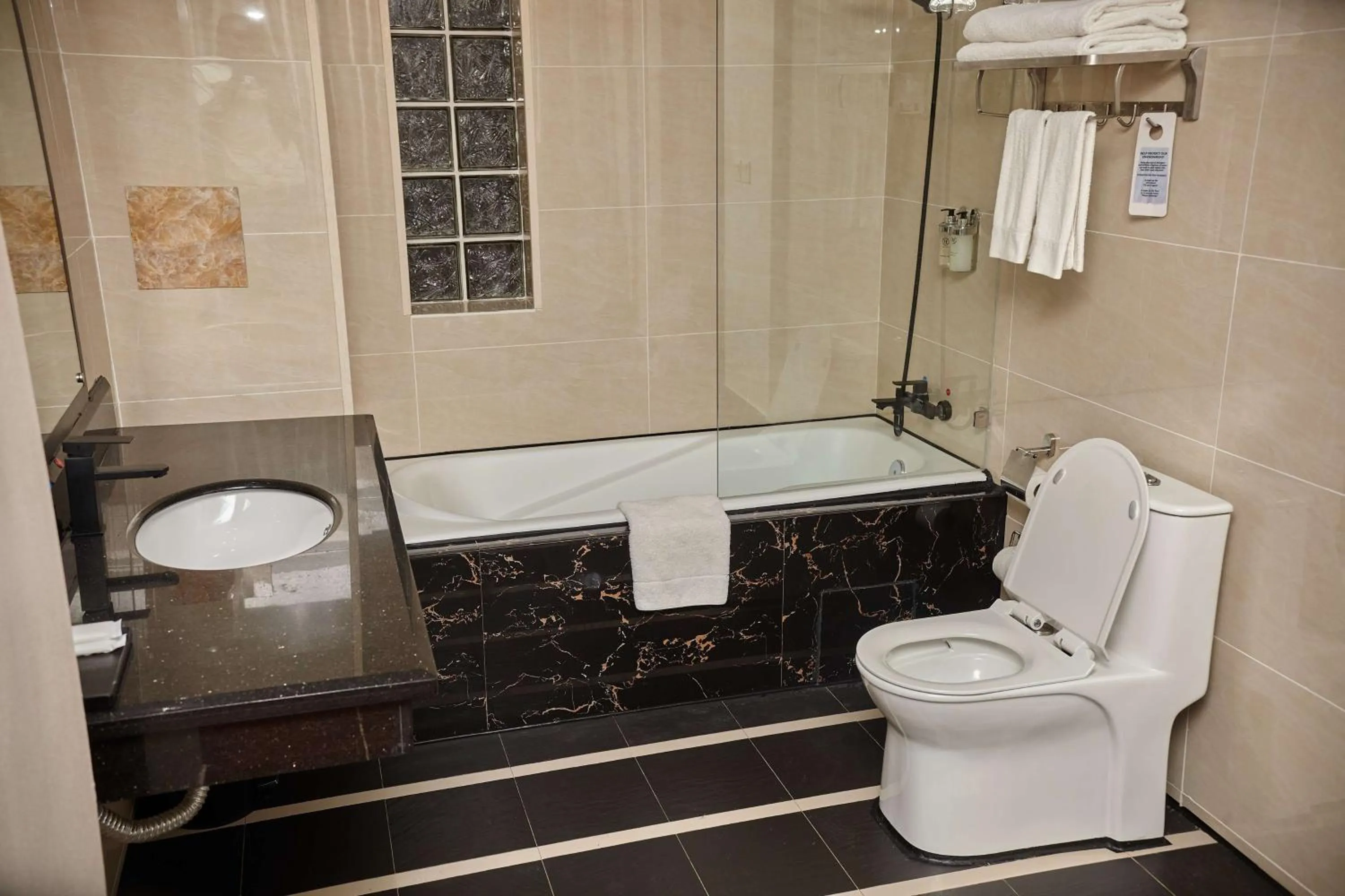 Bedroom in Best Western Plus Paramount Hotel