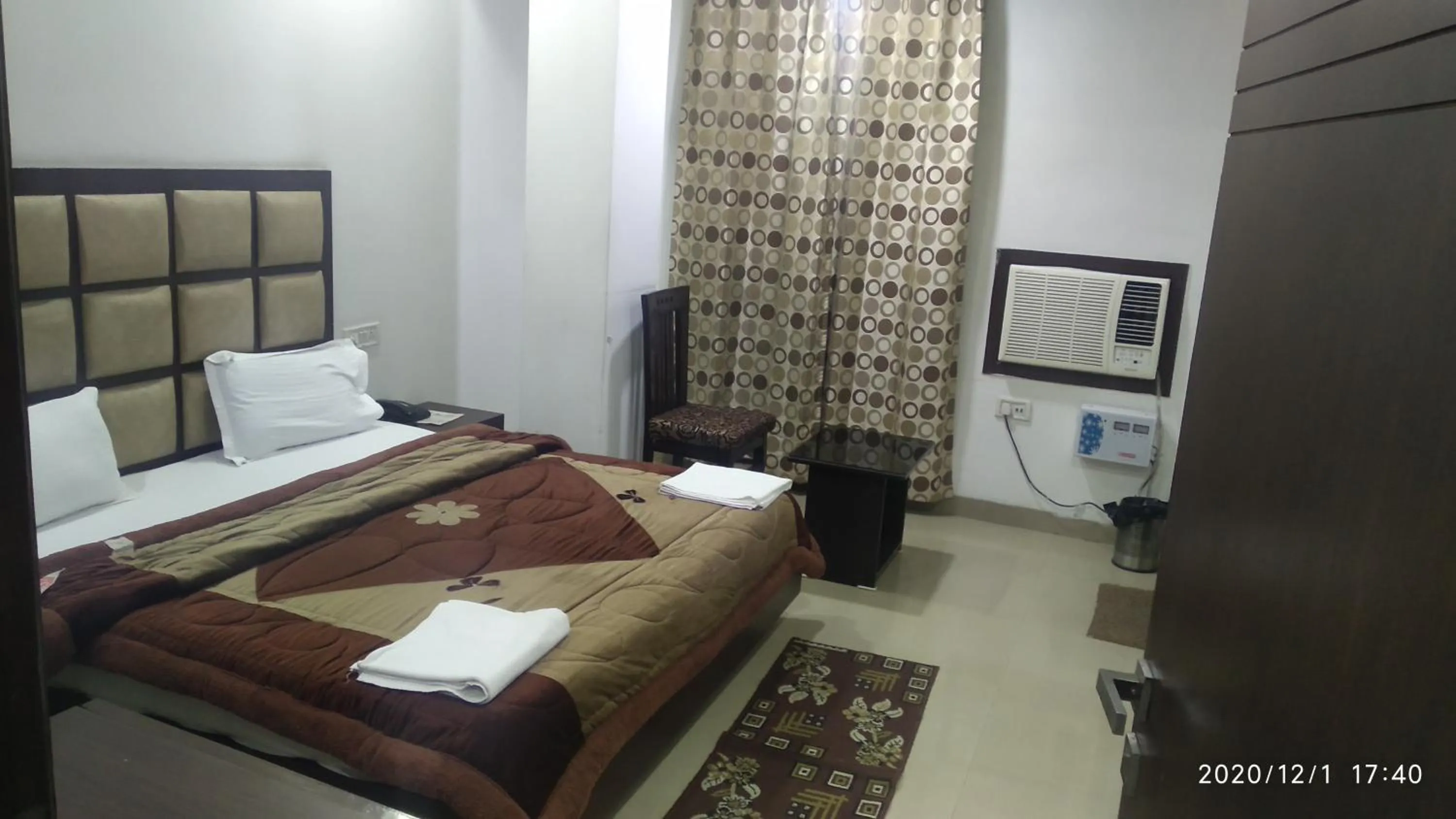 Photo of the whole room, Bed in Hotel Popular