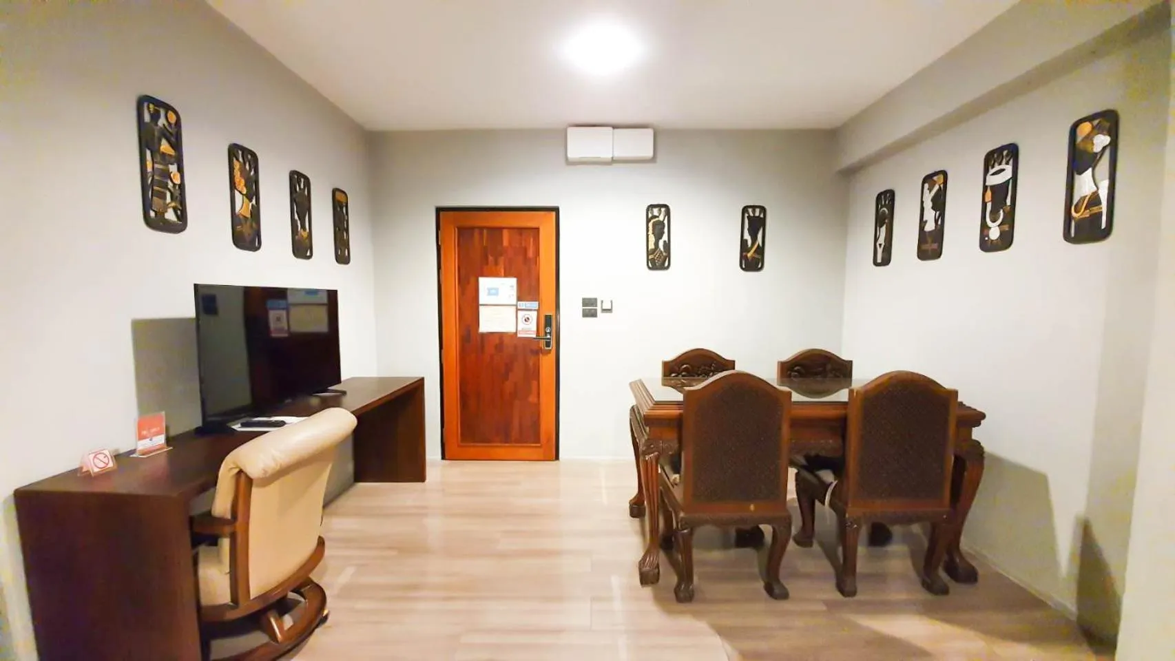 Living room in Big Tree Old Town Hotel