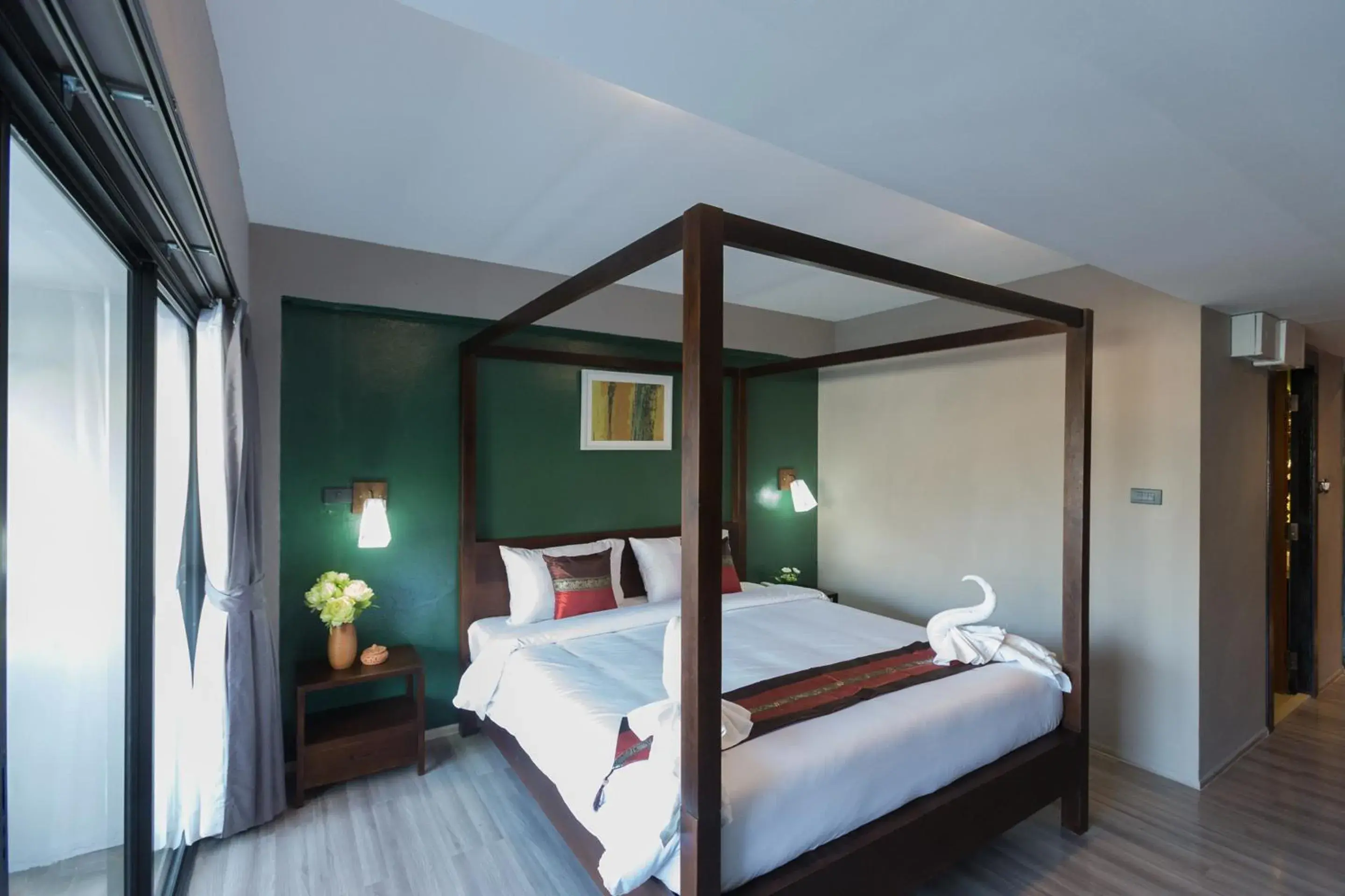 Superior King Room in Big Tree Old Town Hotel Superior King Room in Big Tree Old Town Hotel