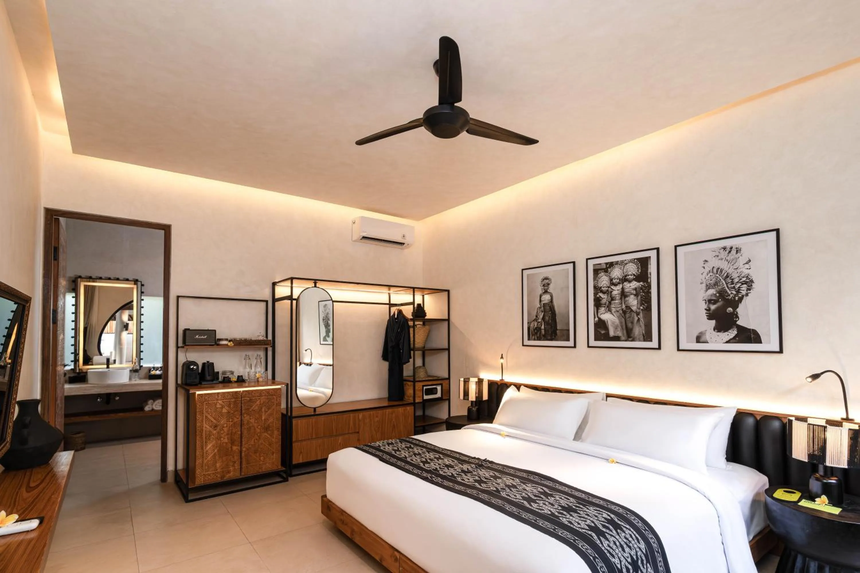 Photo of the whole room, Bed in Soulshine Resort Ubud, Bali