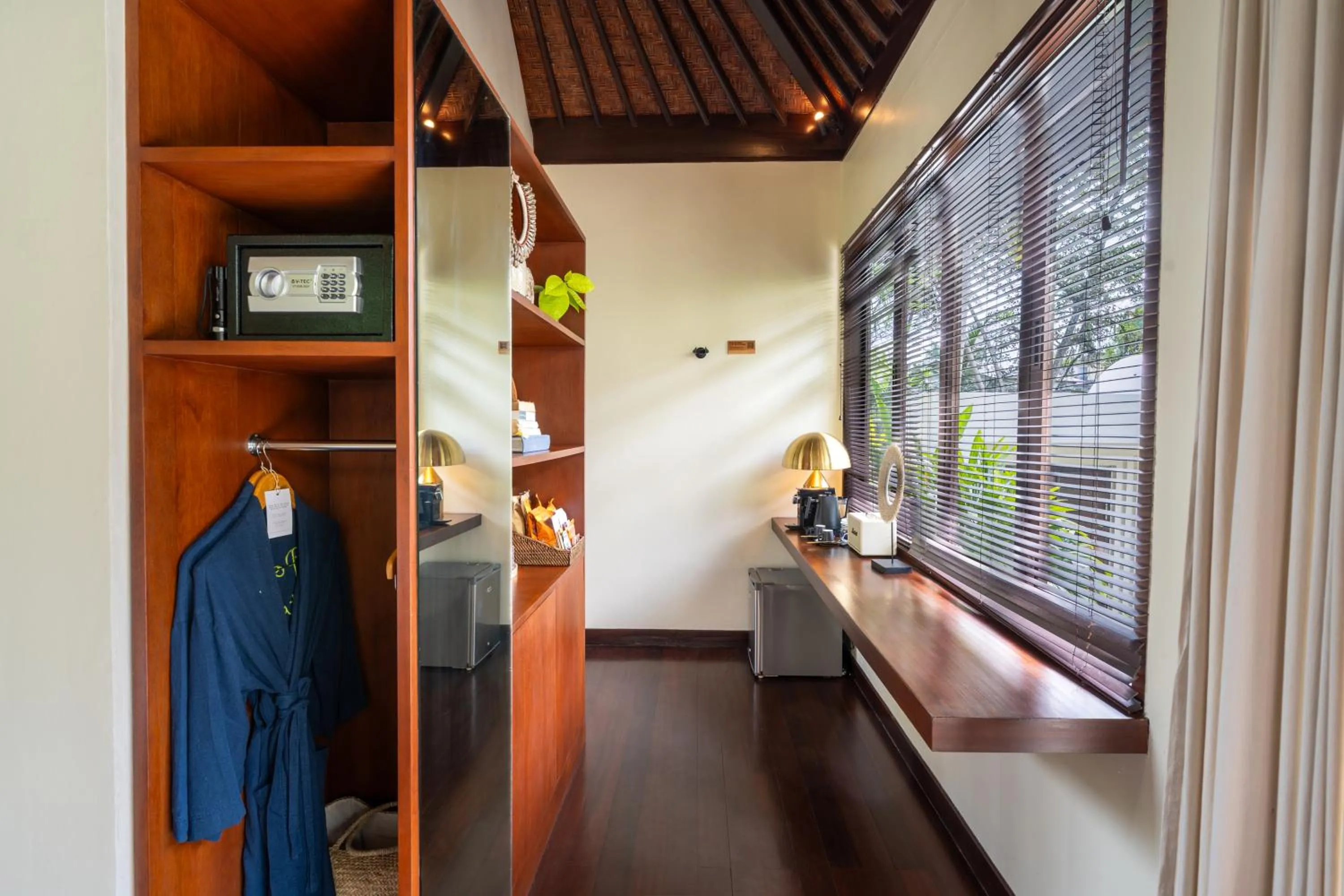 wardrobe in Soulshine Resort Ubud, Bali