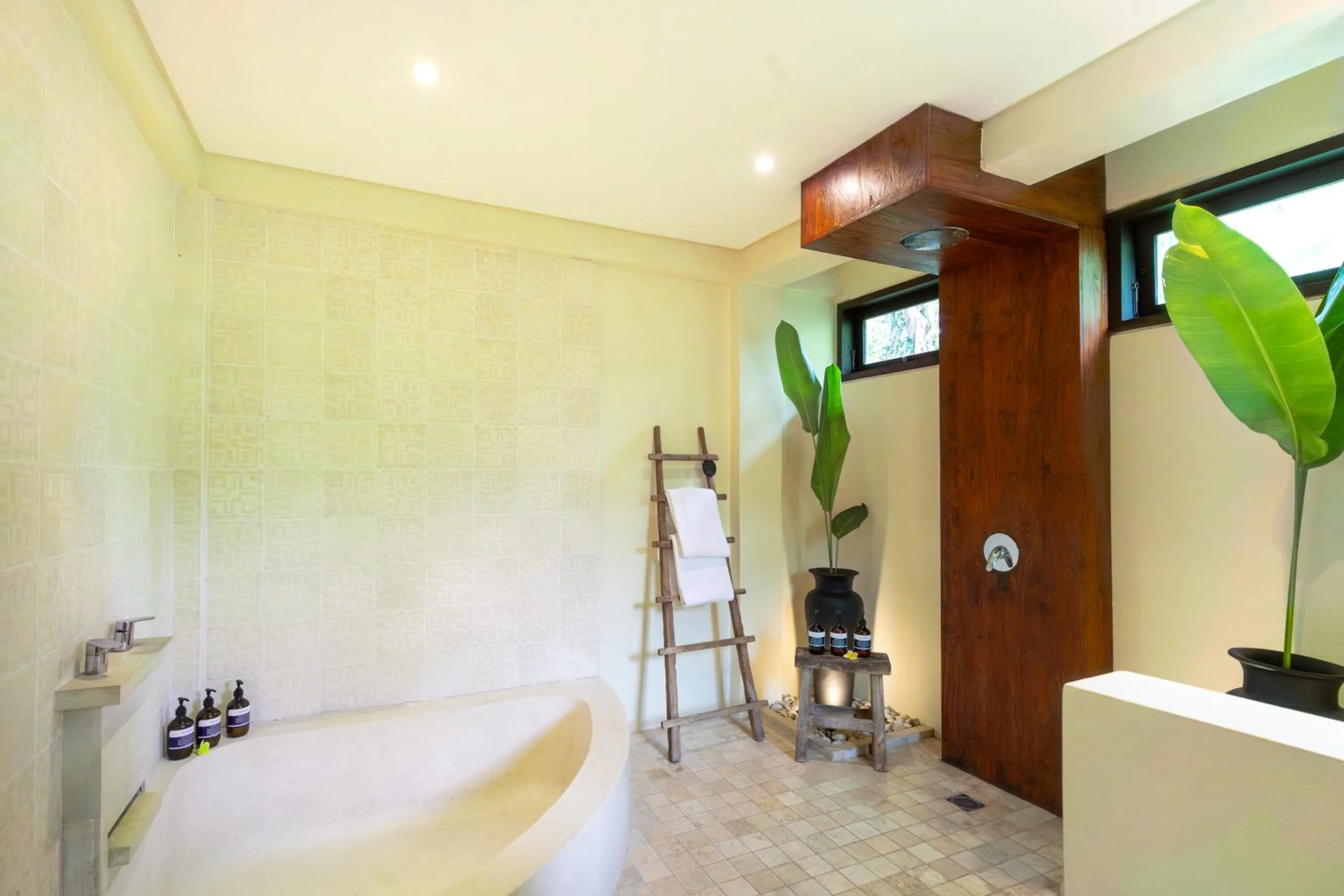 Shower in Soulshine Resort Ubud, Bali