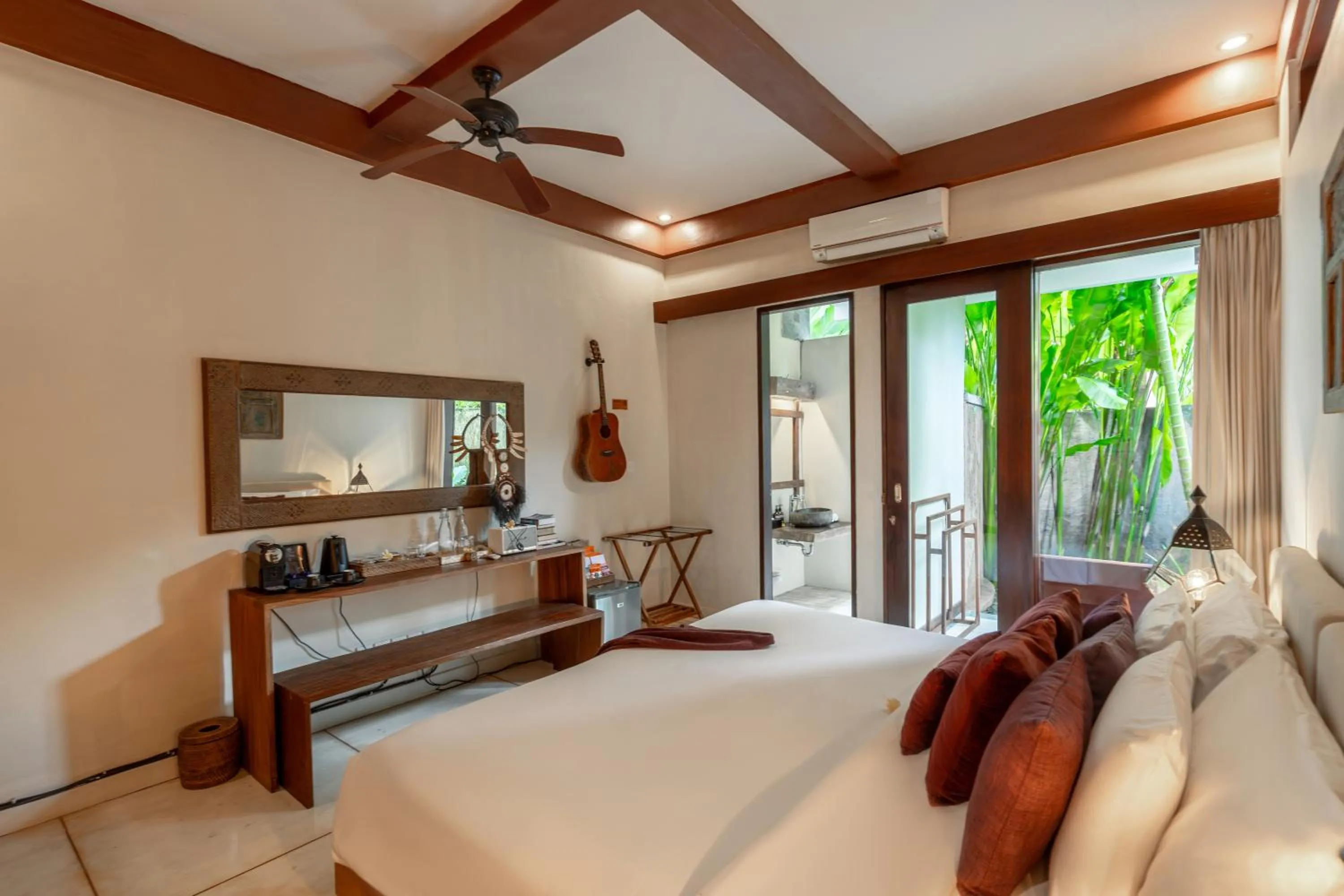 Photo of the whole room, Bed in Soulshine Resort Ubud, Bali