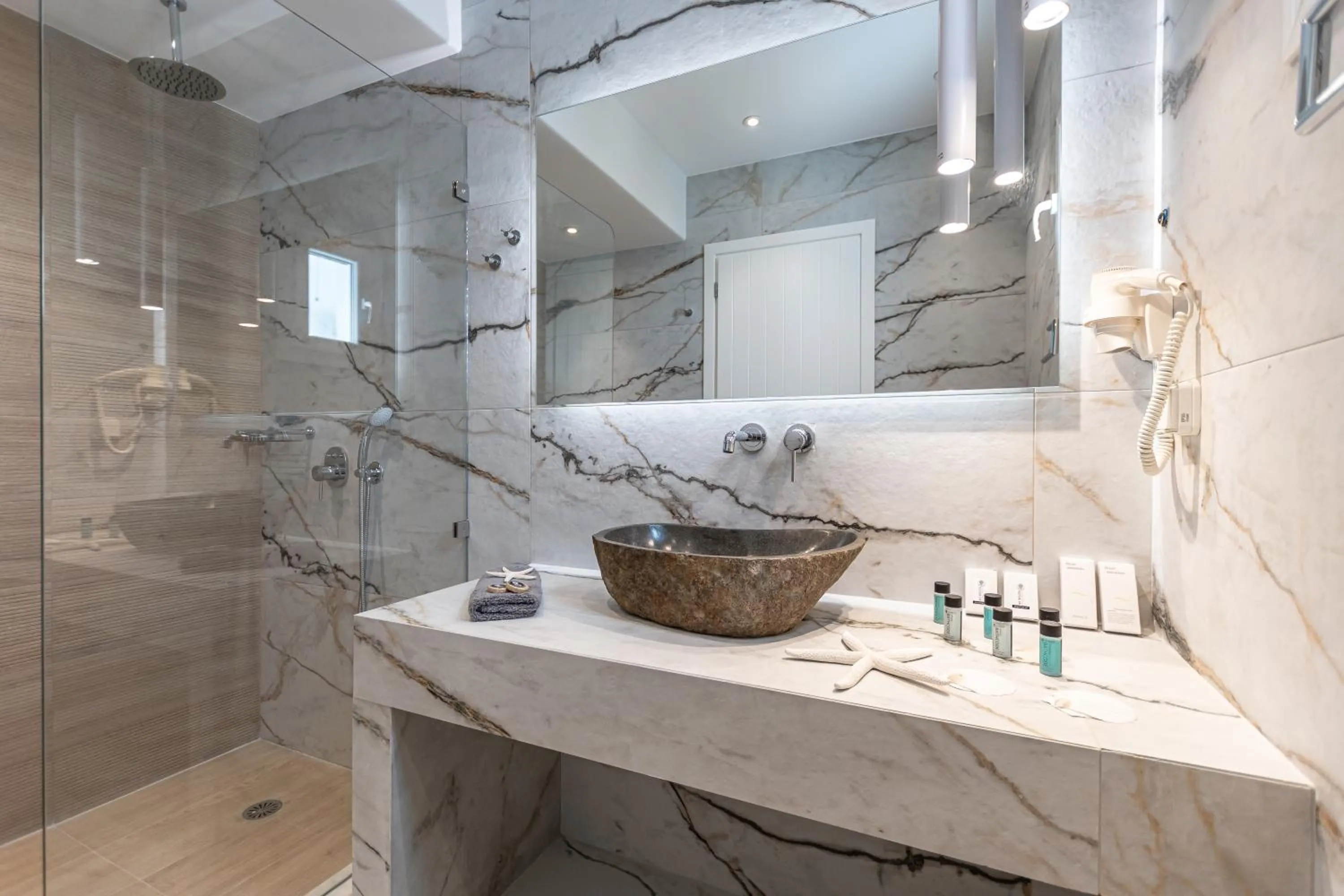 Shower in Sea & Olives Suites Hotel and Villas